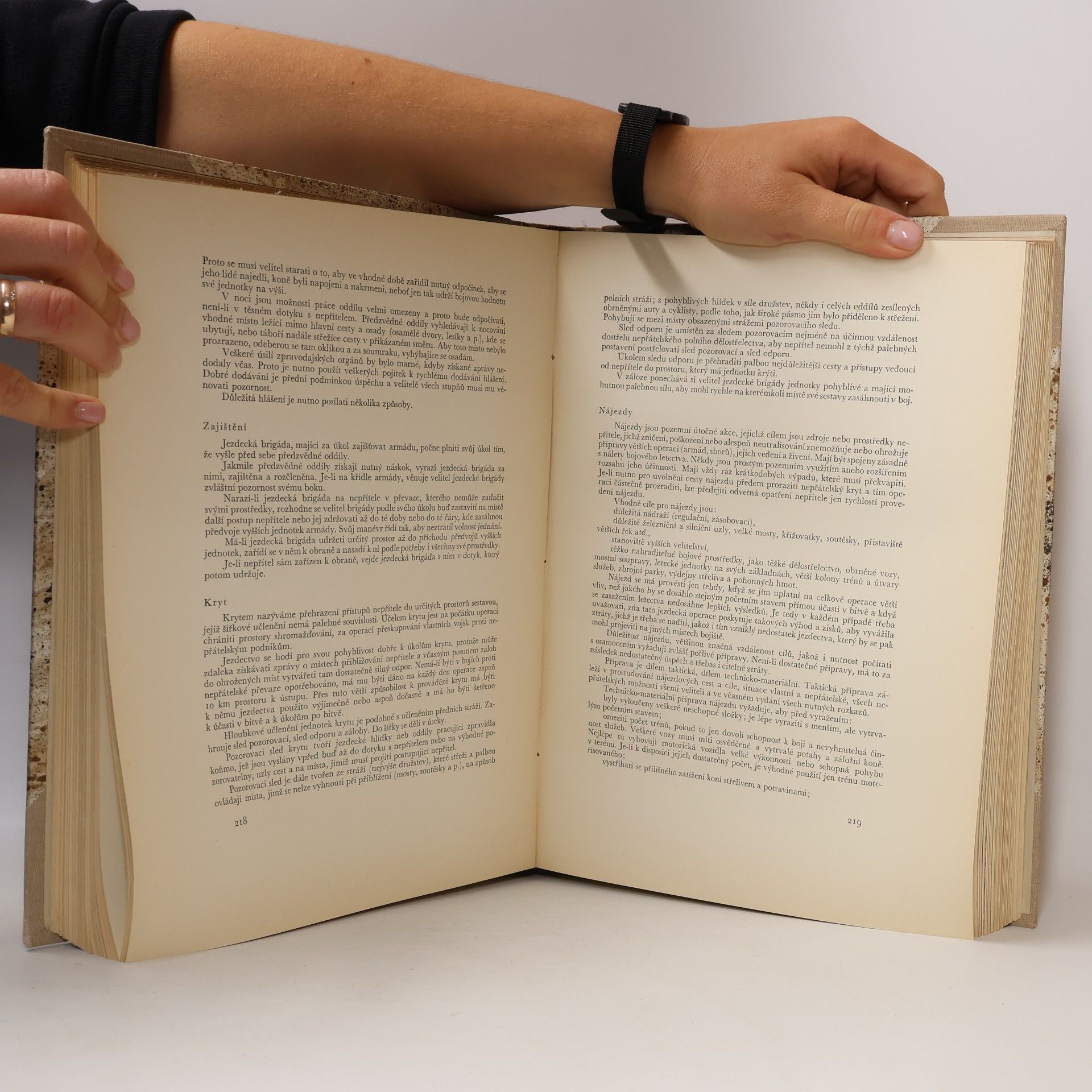 Collectif d'auteurs Armáda a národ