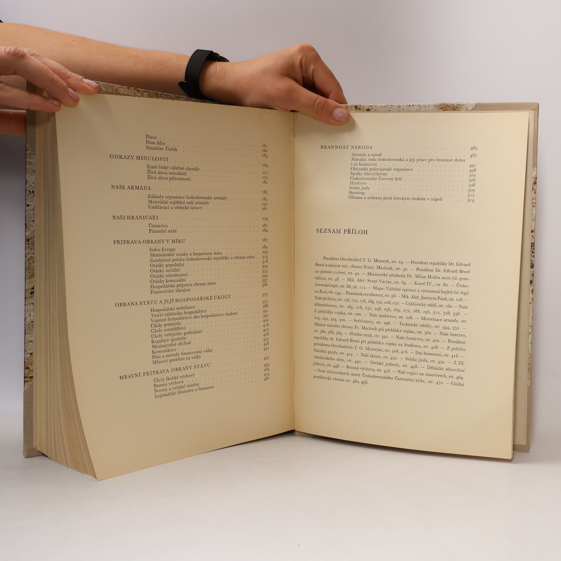 Collectif d'auteurs Armáda a národ