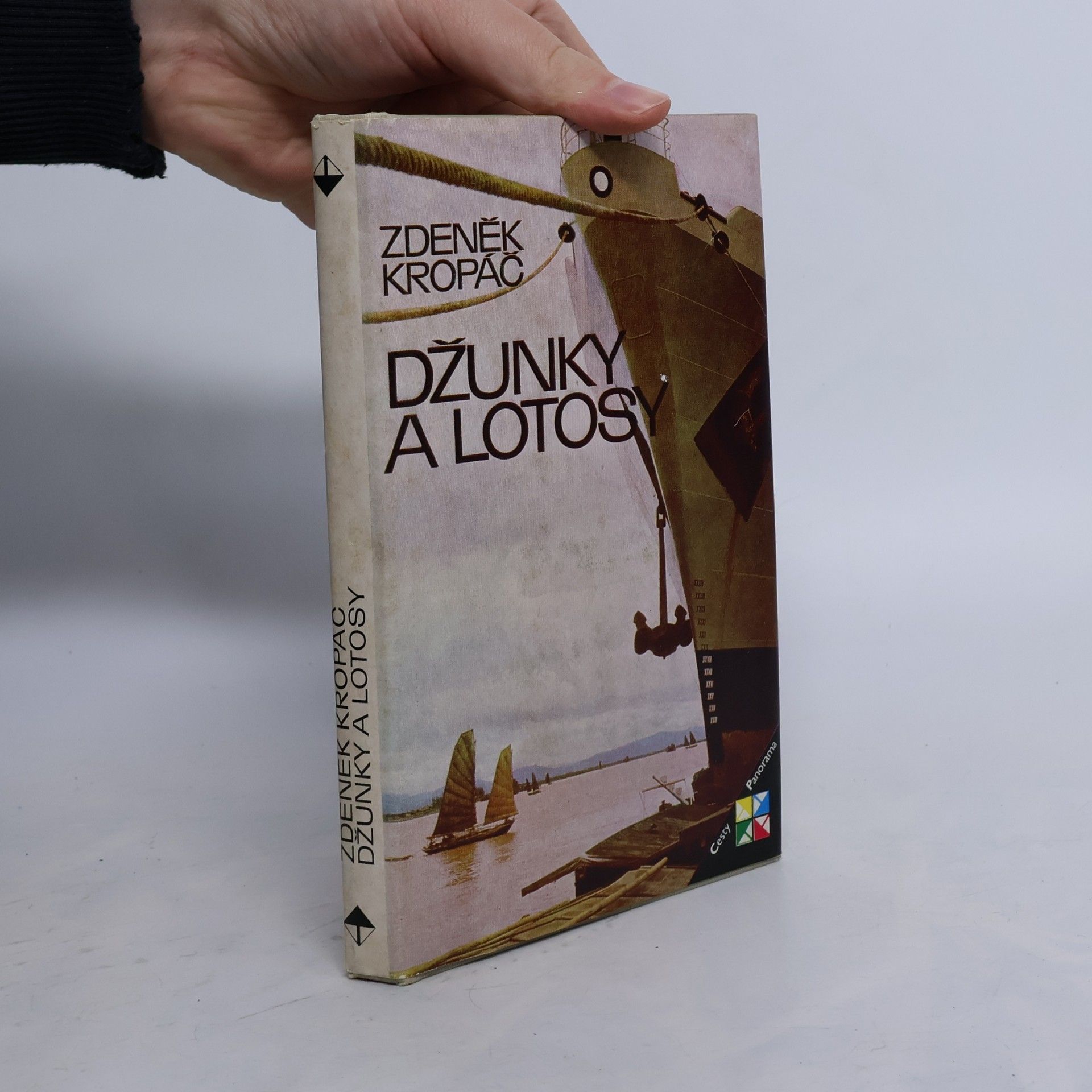 Džunky a lotosy