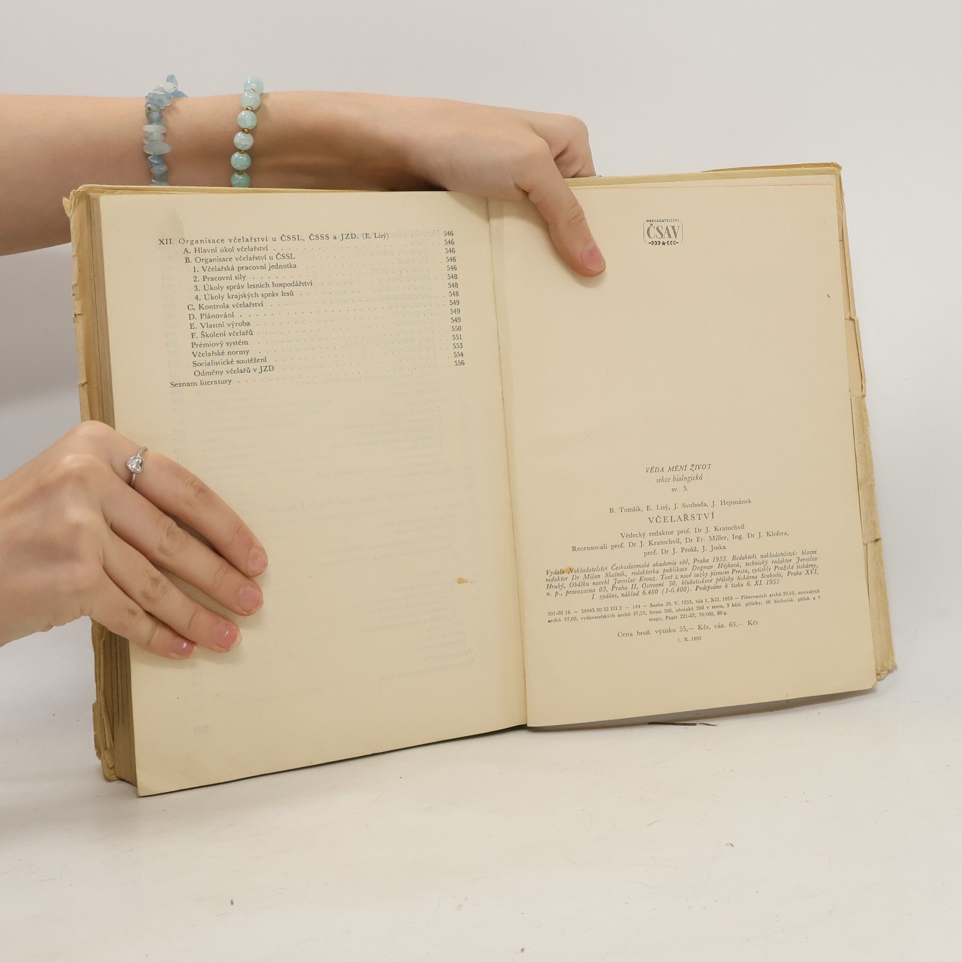 Various authors Věda mění život 5. Včelařství