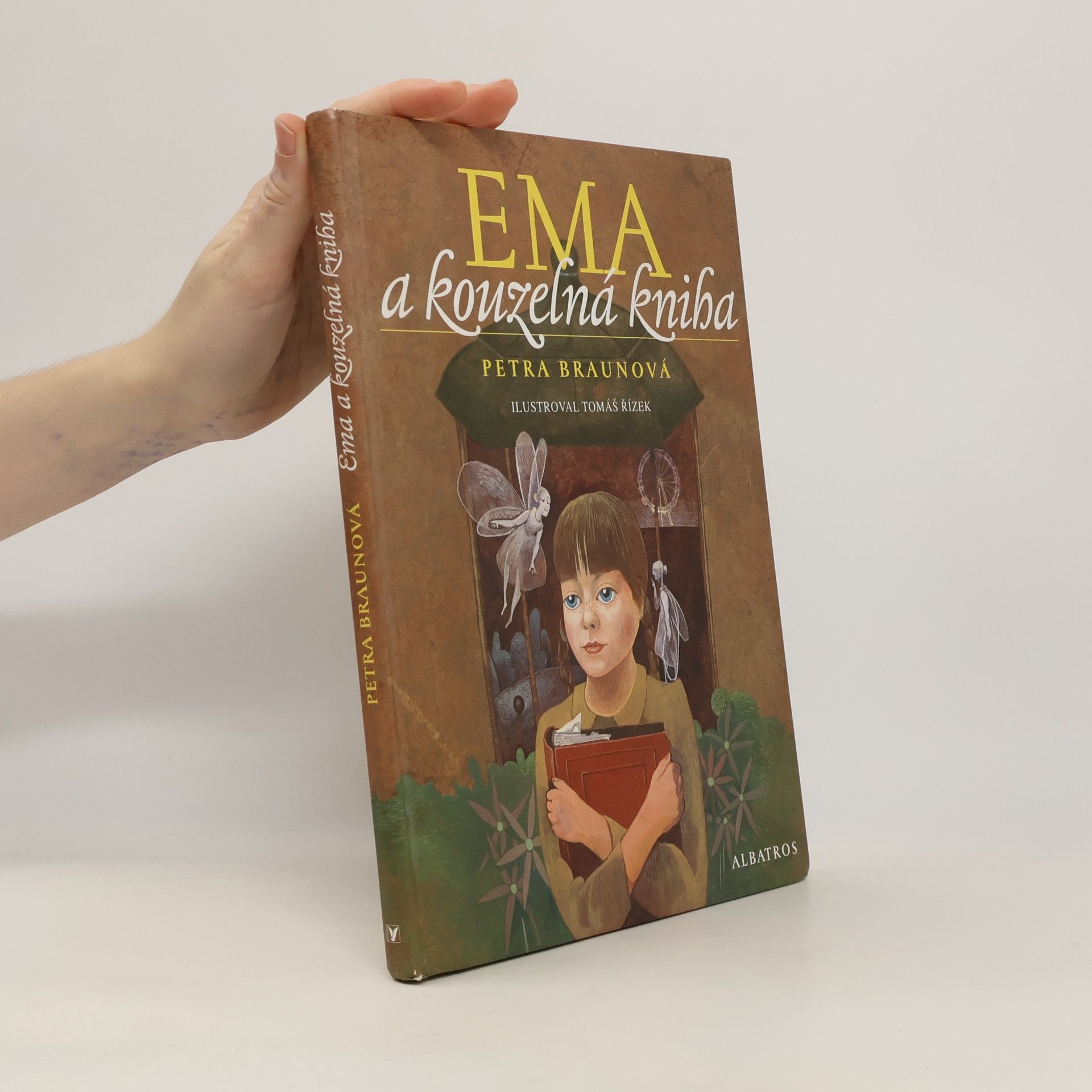Ema a kouzelná kniha