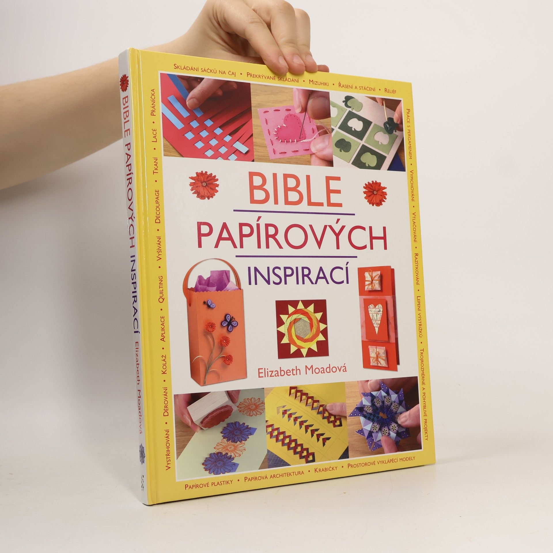 Elizabeth Moad Bible papírových inspirací