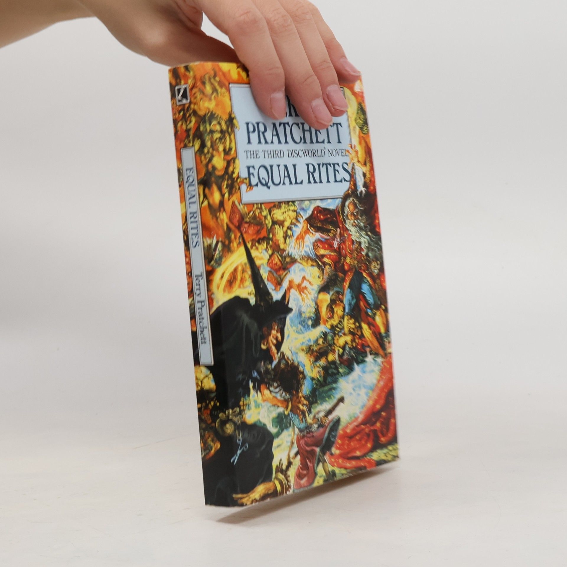 Terry Pratchett Equal rites