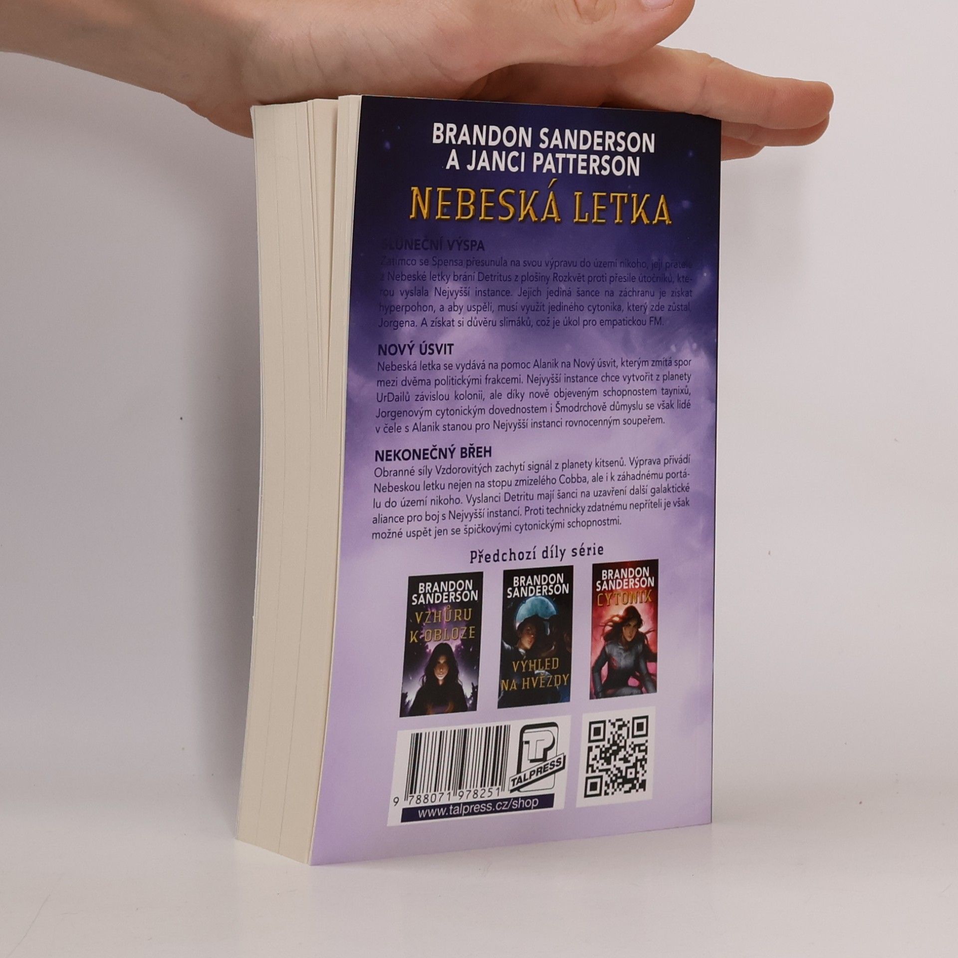 Brandon Sanderson Nebeská letka