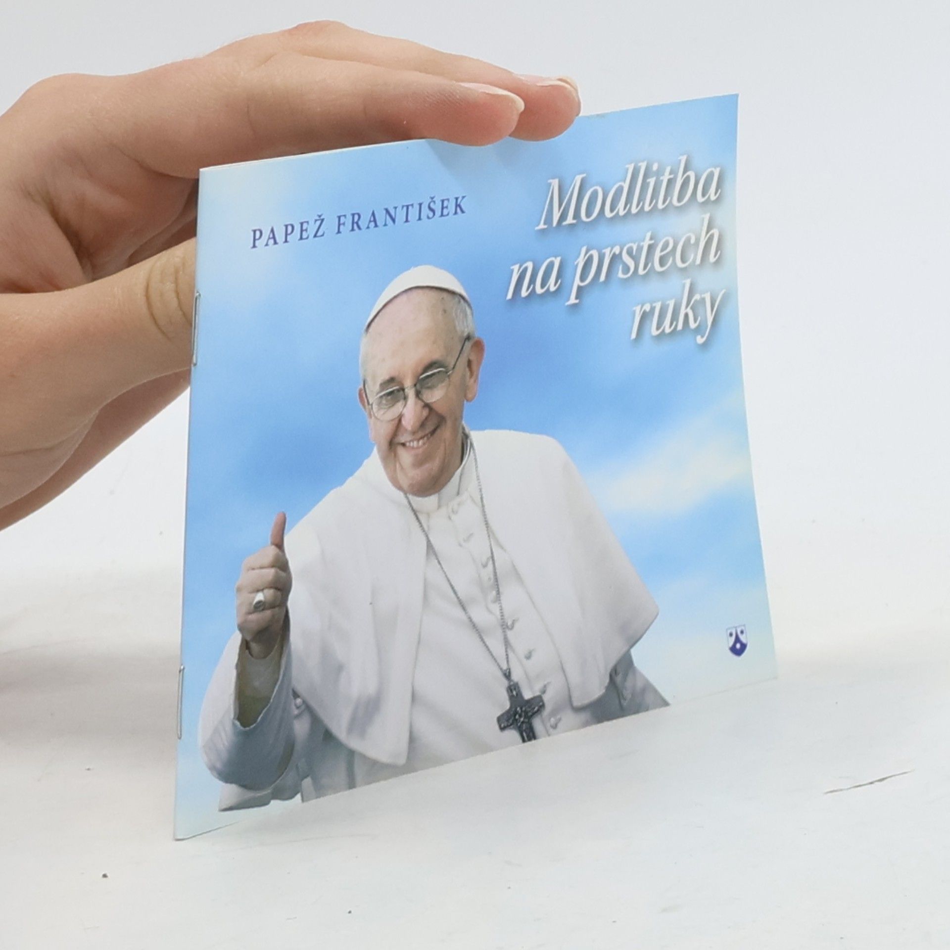 Papst Franziskus Modlitba na prstech ruky