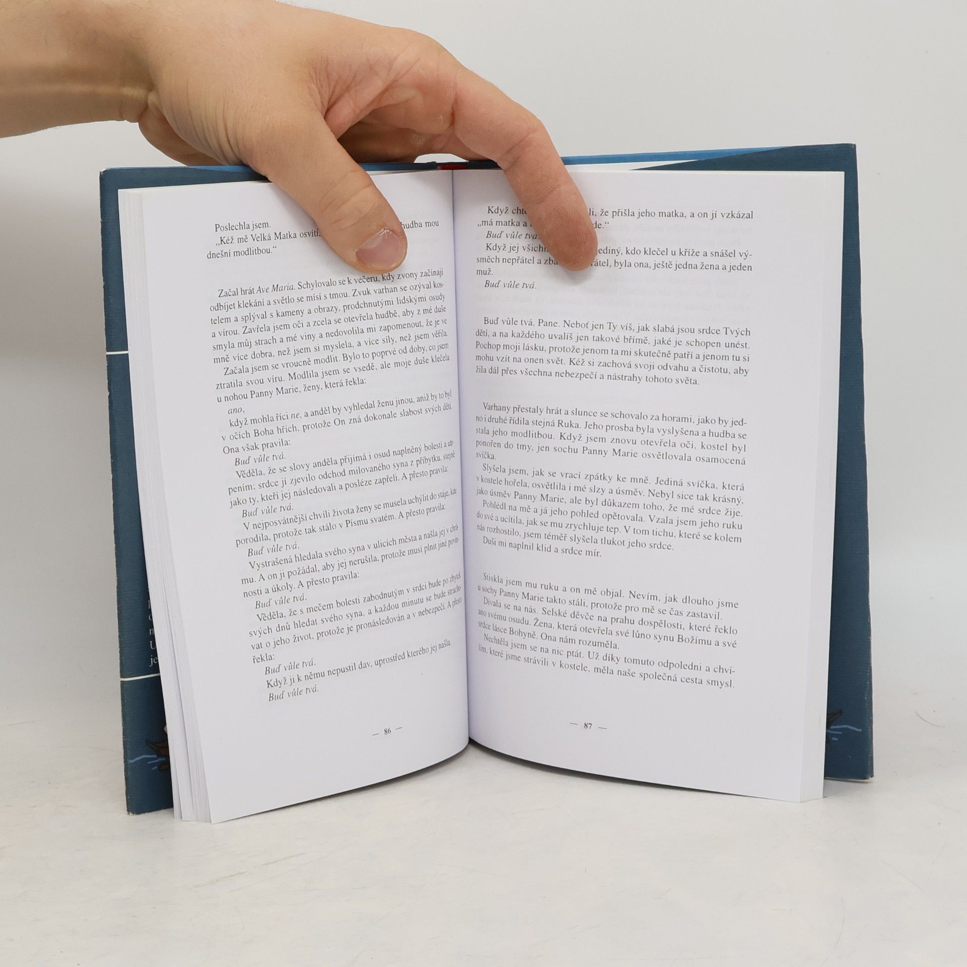 Paulo Coelho U řeky Piedra jsem usedla a plakala