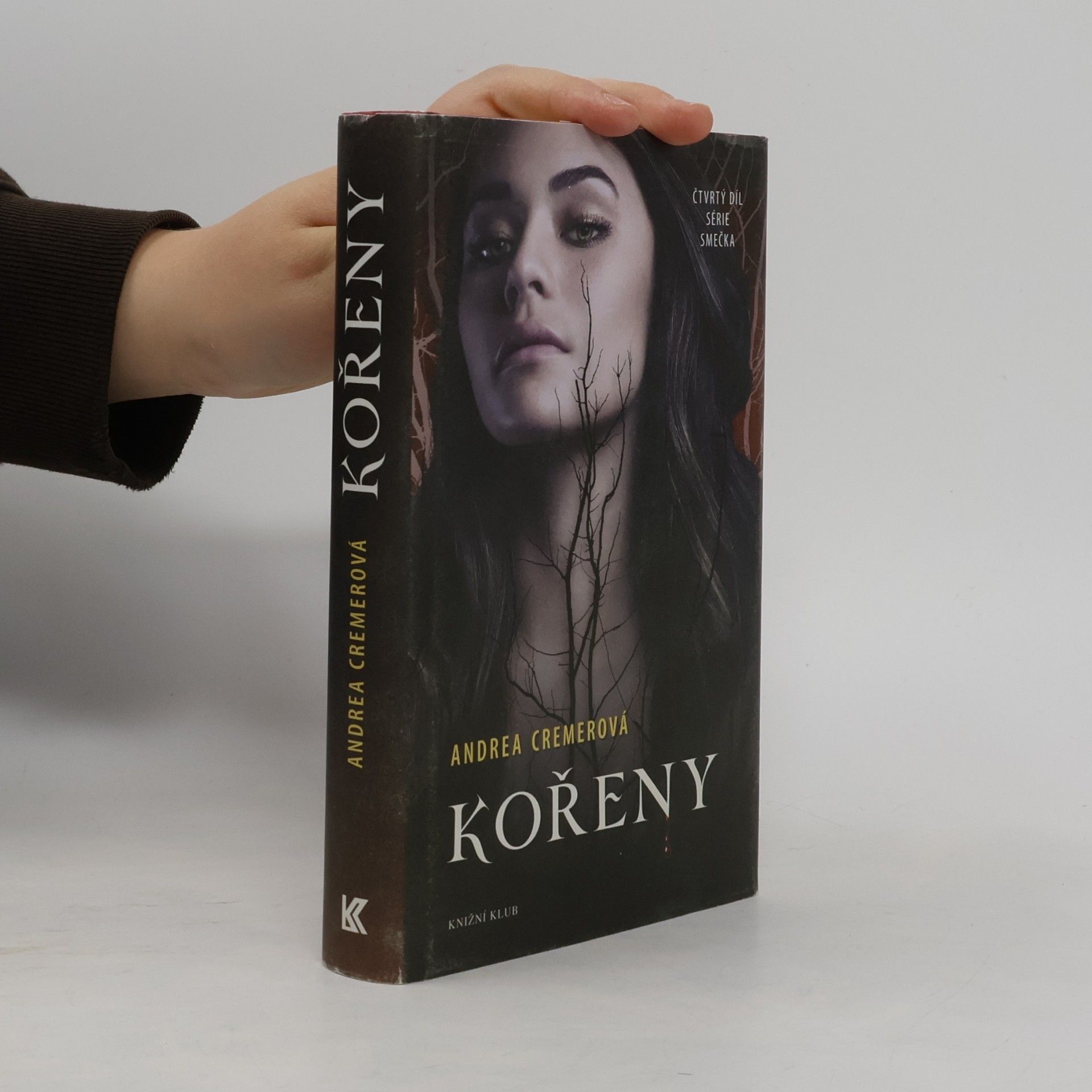 Andrea Cremer Kořeny