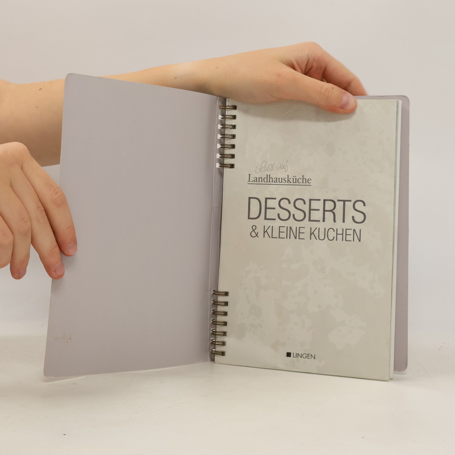 AA.VV. Desserts & kleine Kuchen