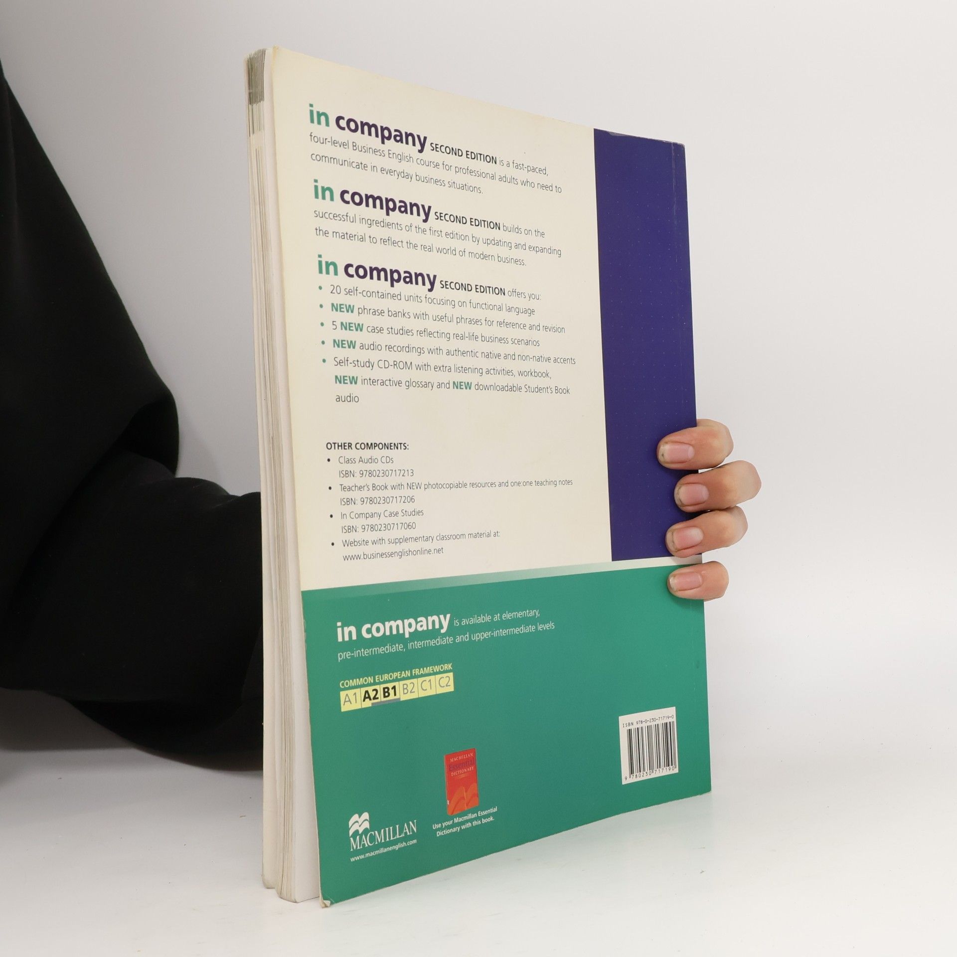 Simon Clarke In company : pre-intermediate student's book