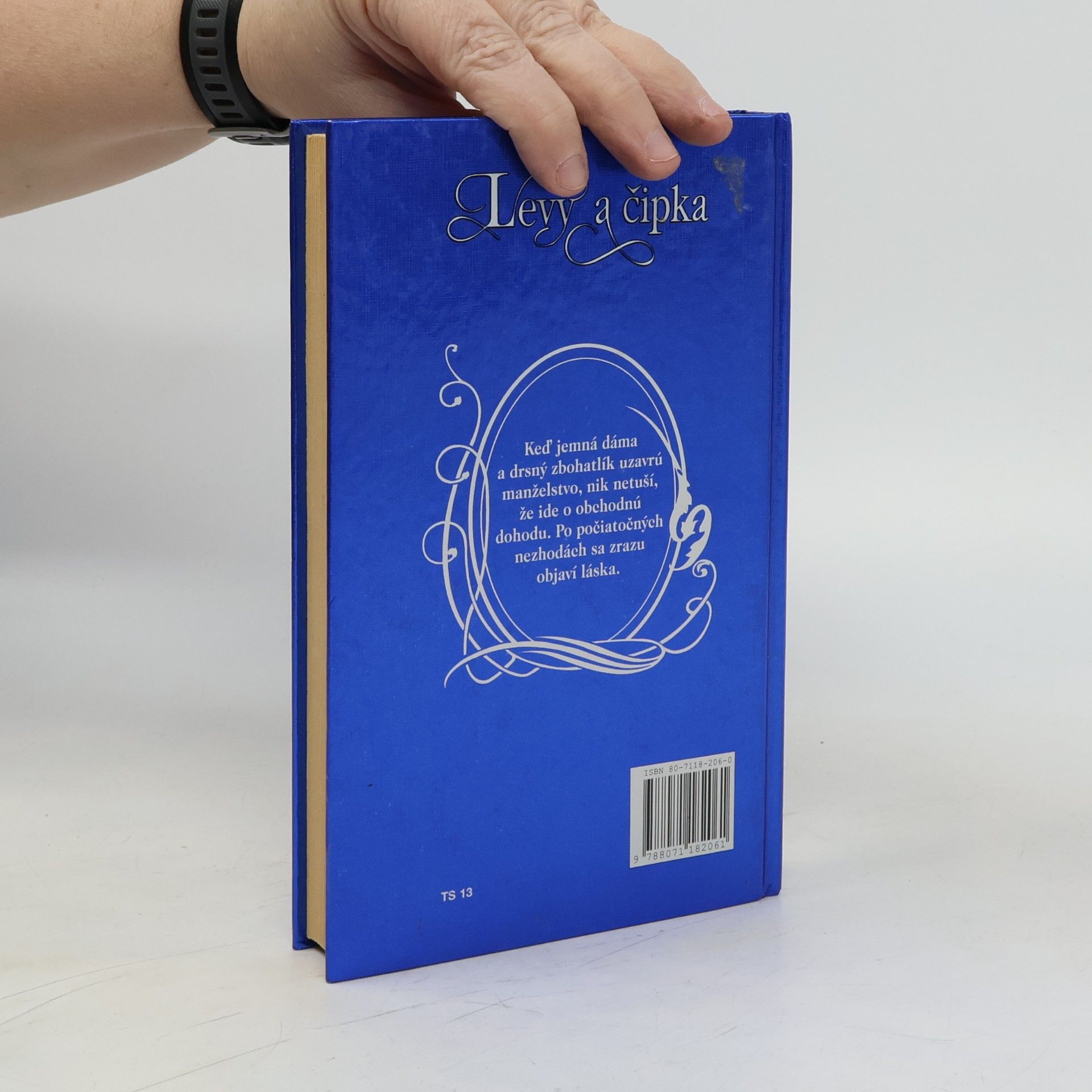 Meagan McKinney Levy a čipka