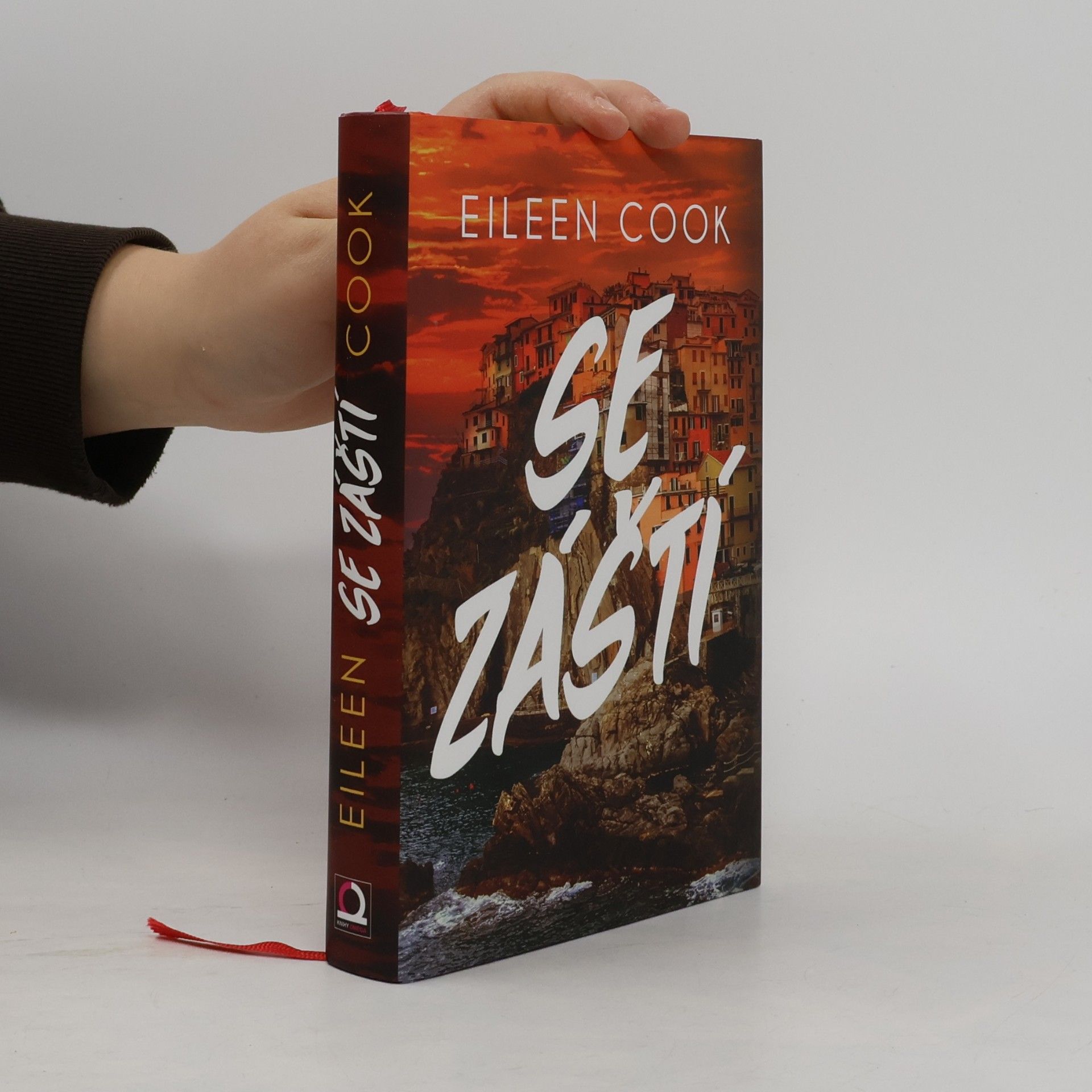 Eileen Cook Se záští