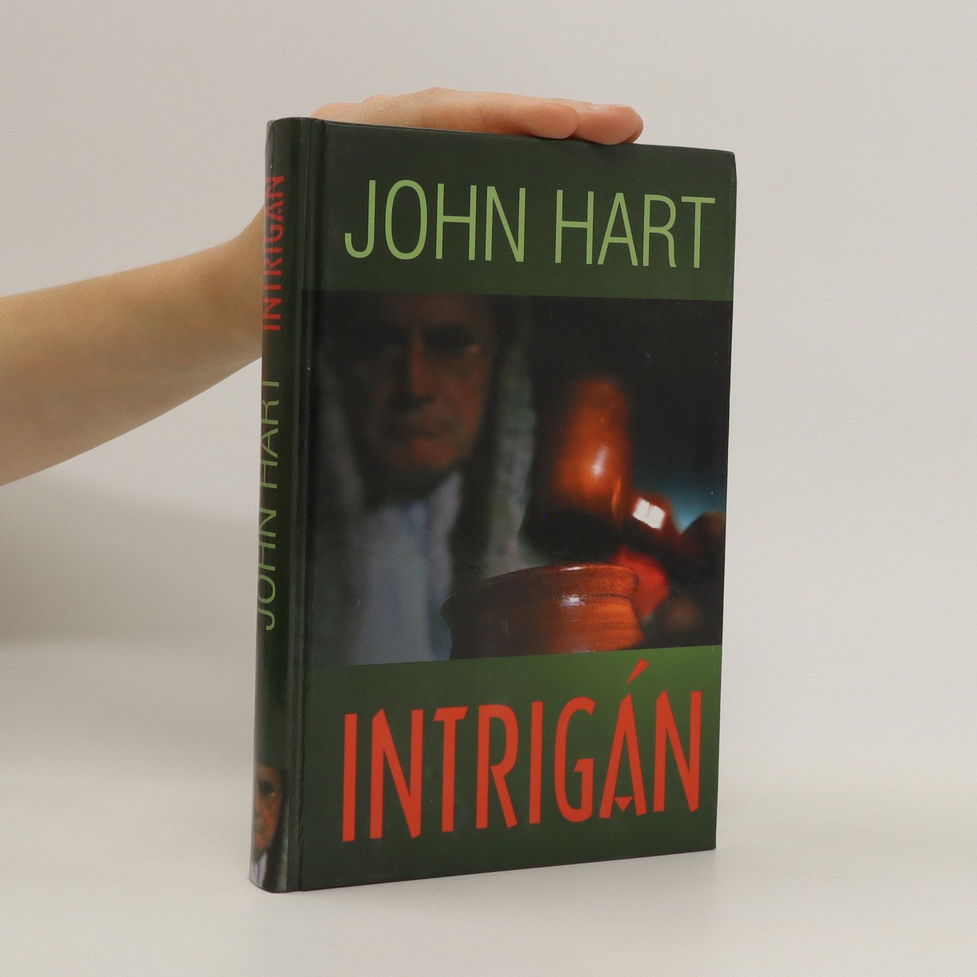 John Hart Intrigán