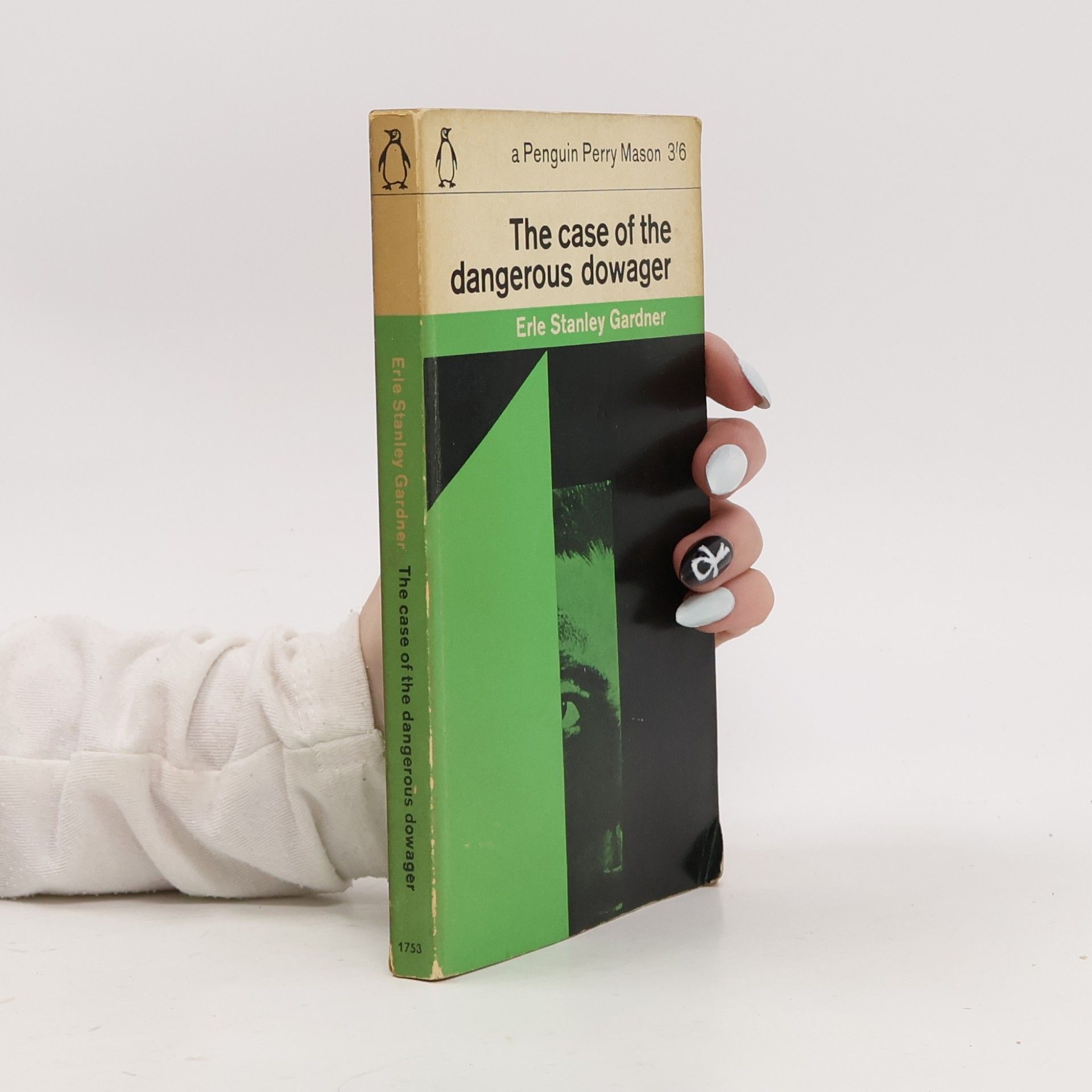 Erle Stanley Gardner The Case of the Dangerous Dowager