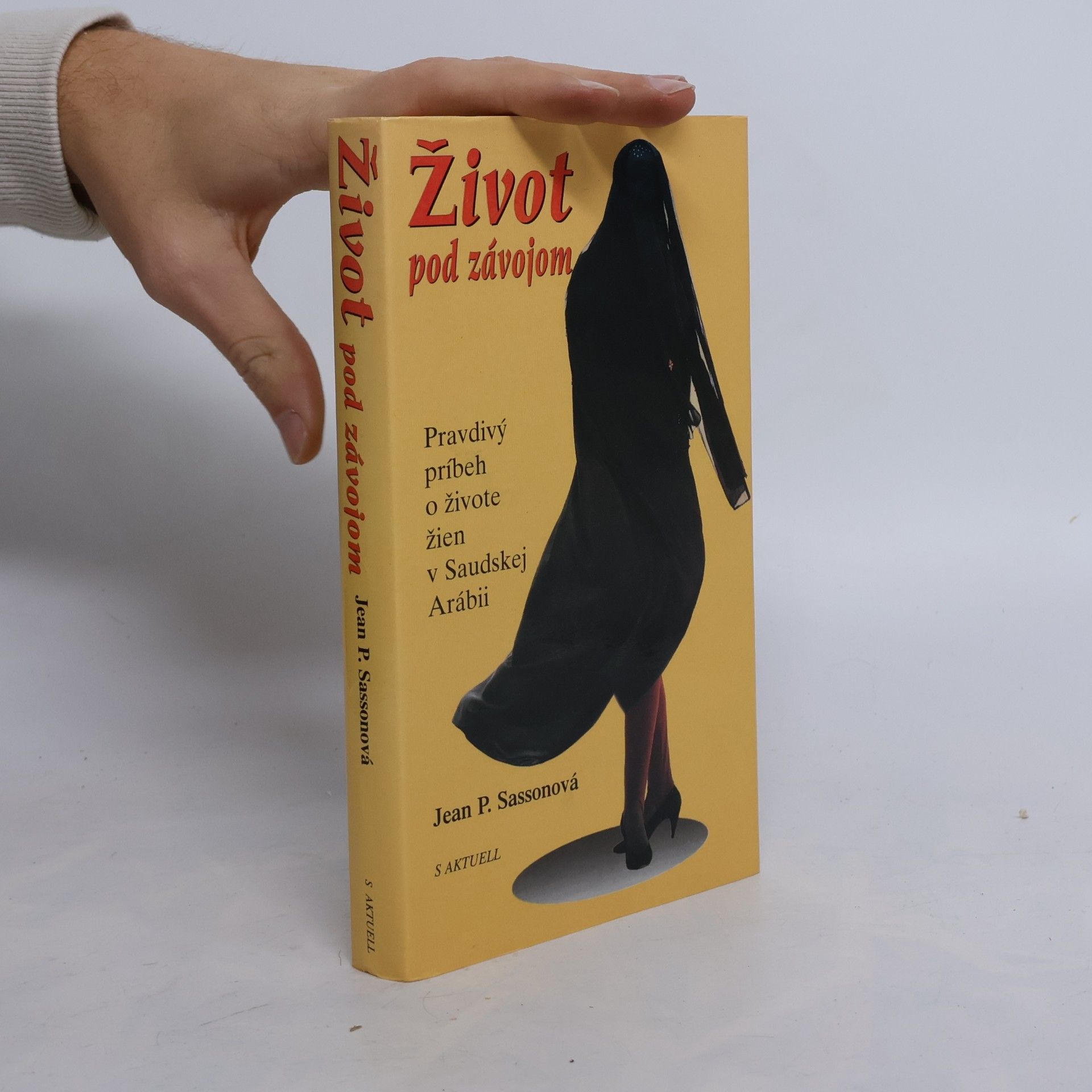 Život pod závojom