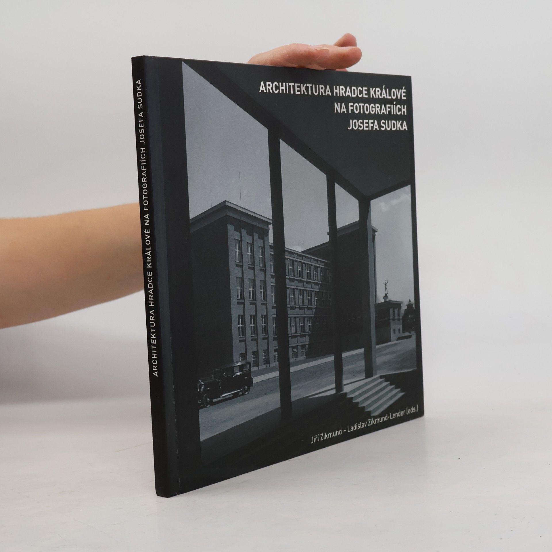 Architektura Hradce Králové na fotografiích Josefa Sudka