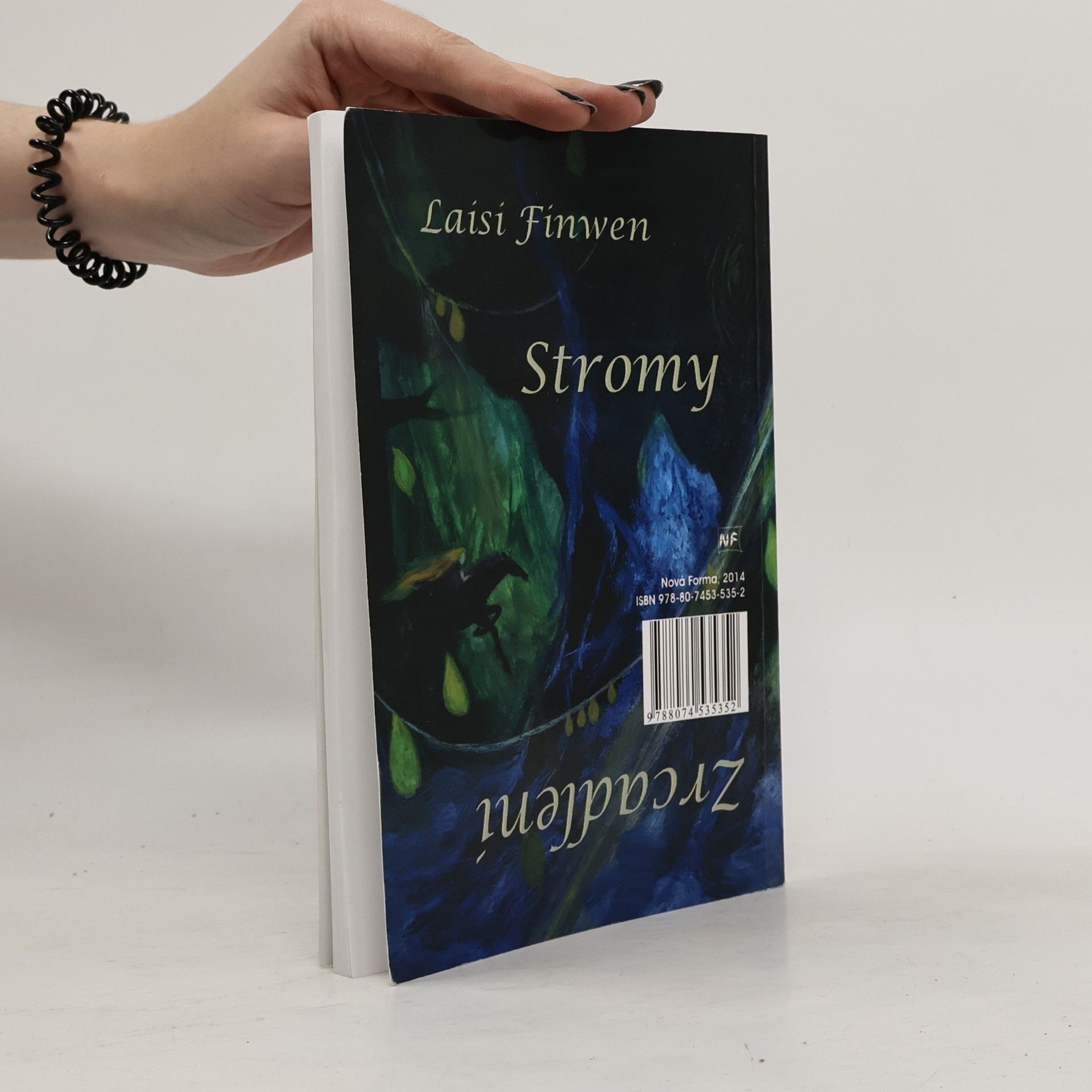 Laisi Finwen Zrcadlení / Stromy