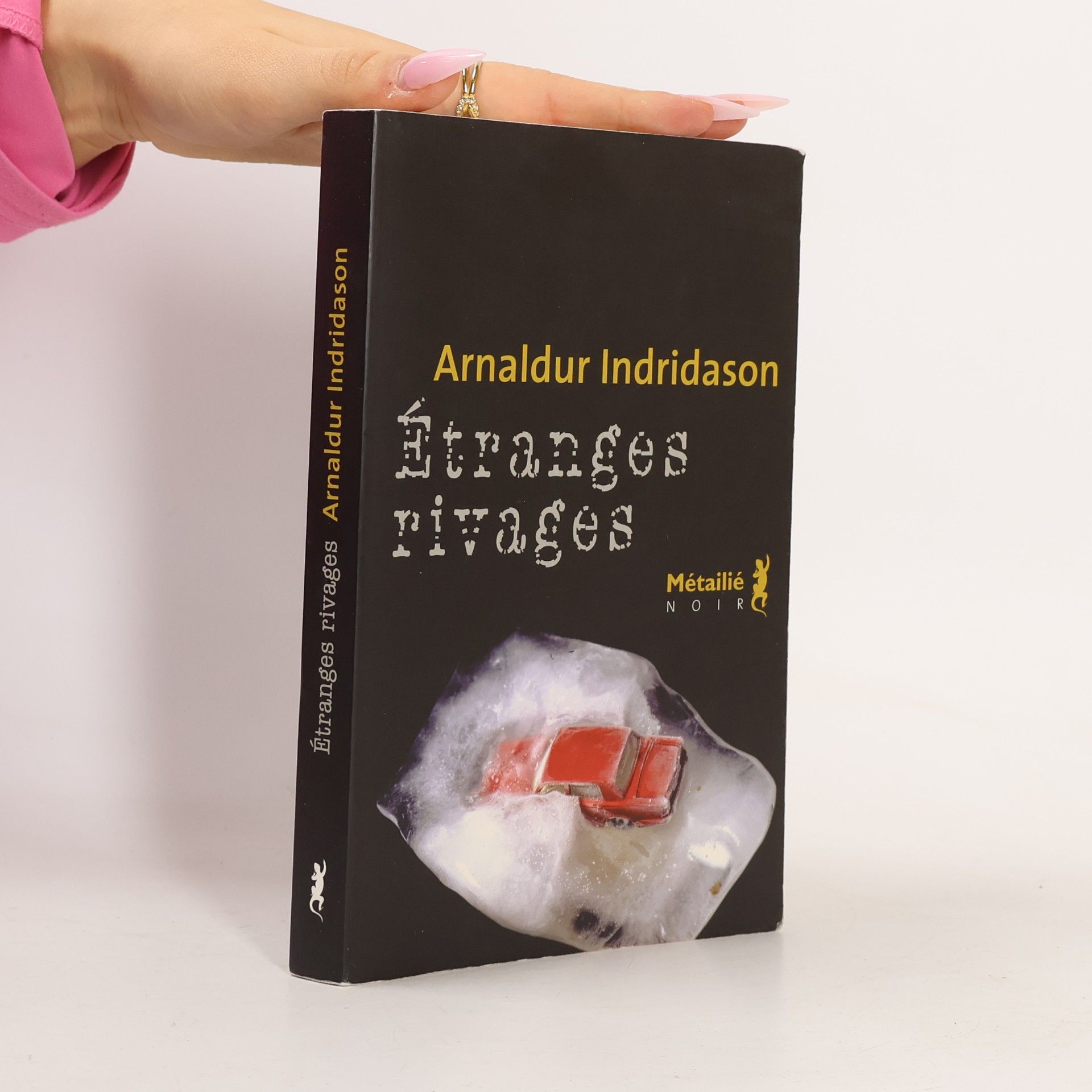 Arnaldur Indriðason Étranges rivages