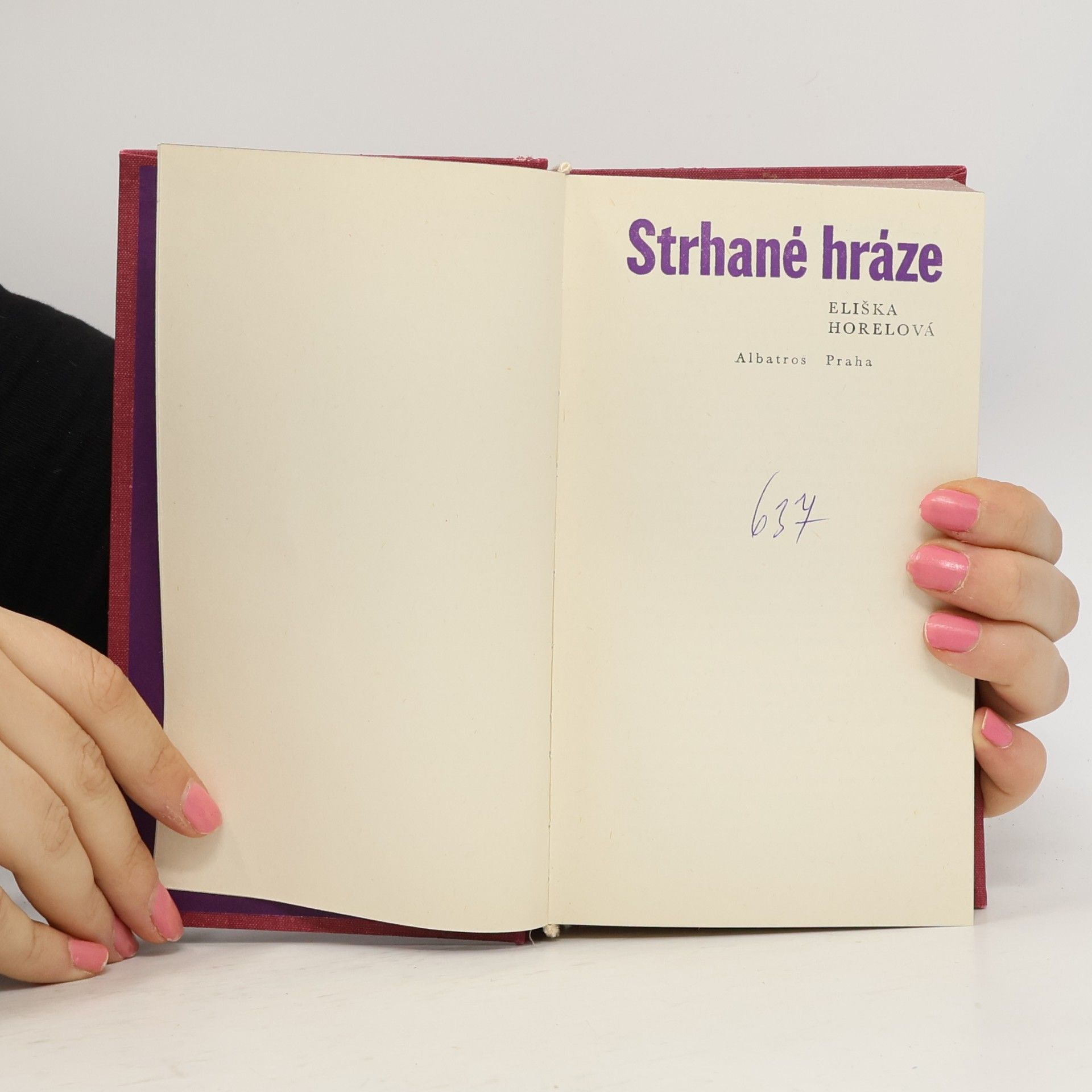 Eliška Horelová Strhané hráze