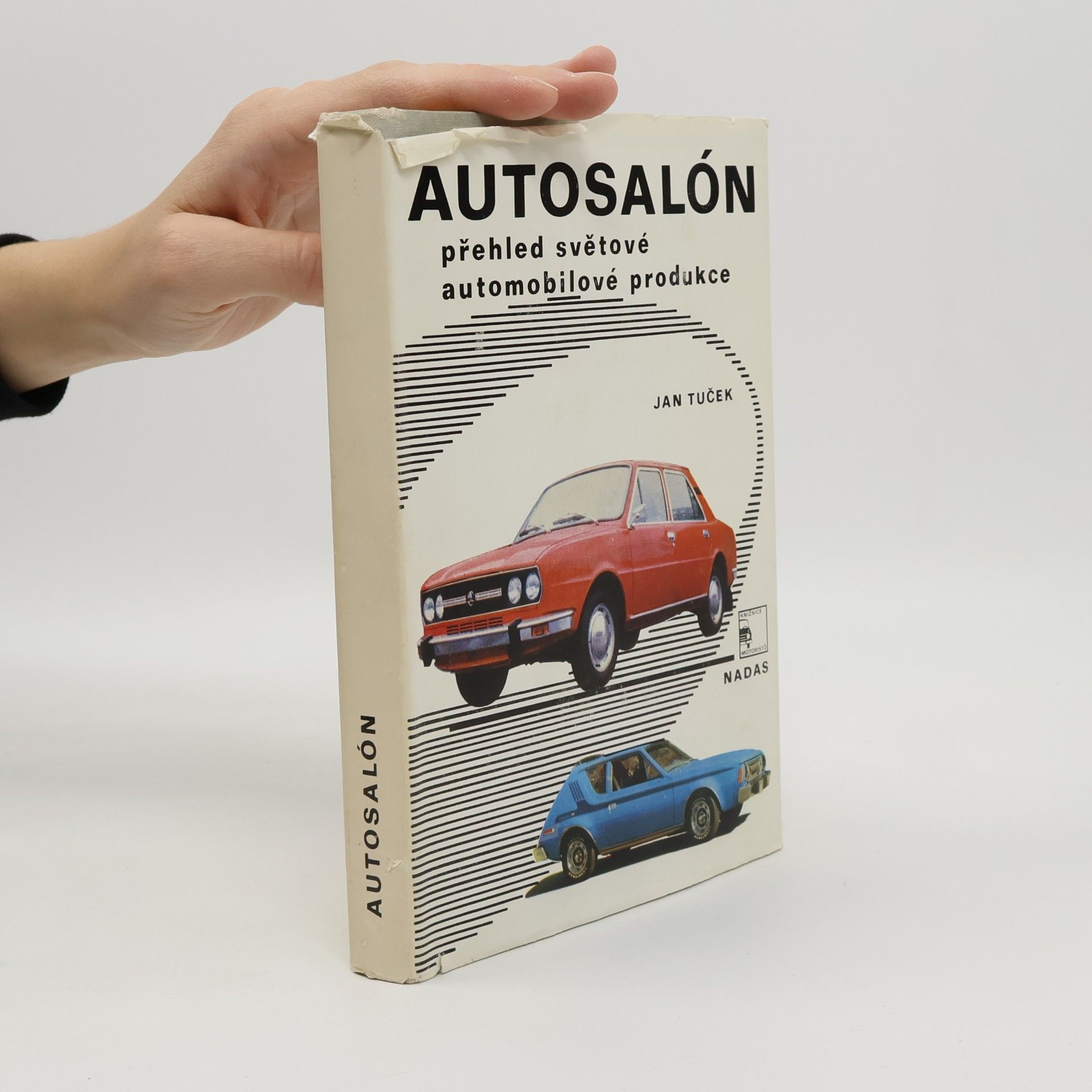 Autosalón. Přehled světové automobilové produkce