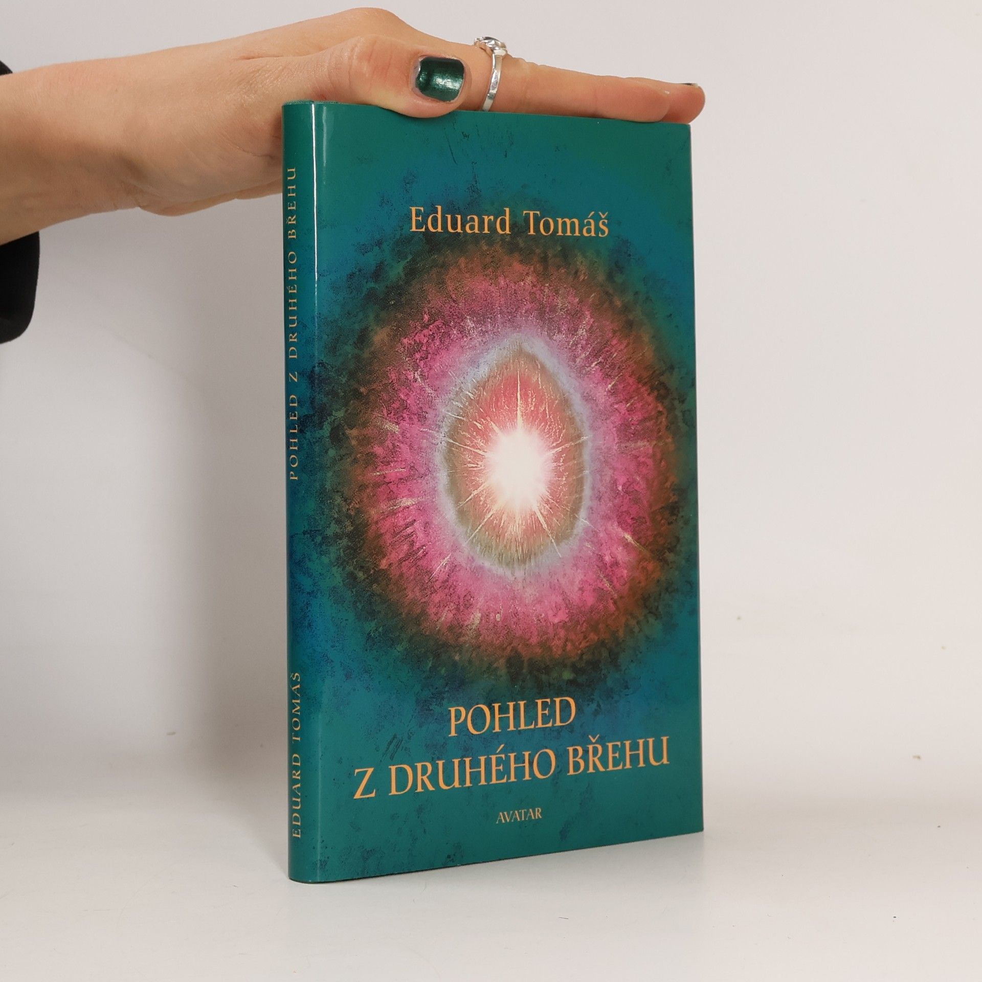 Pohled z druhého břehu