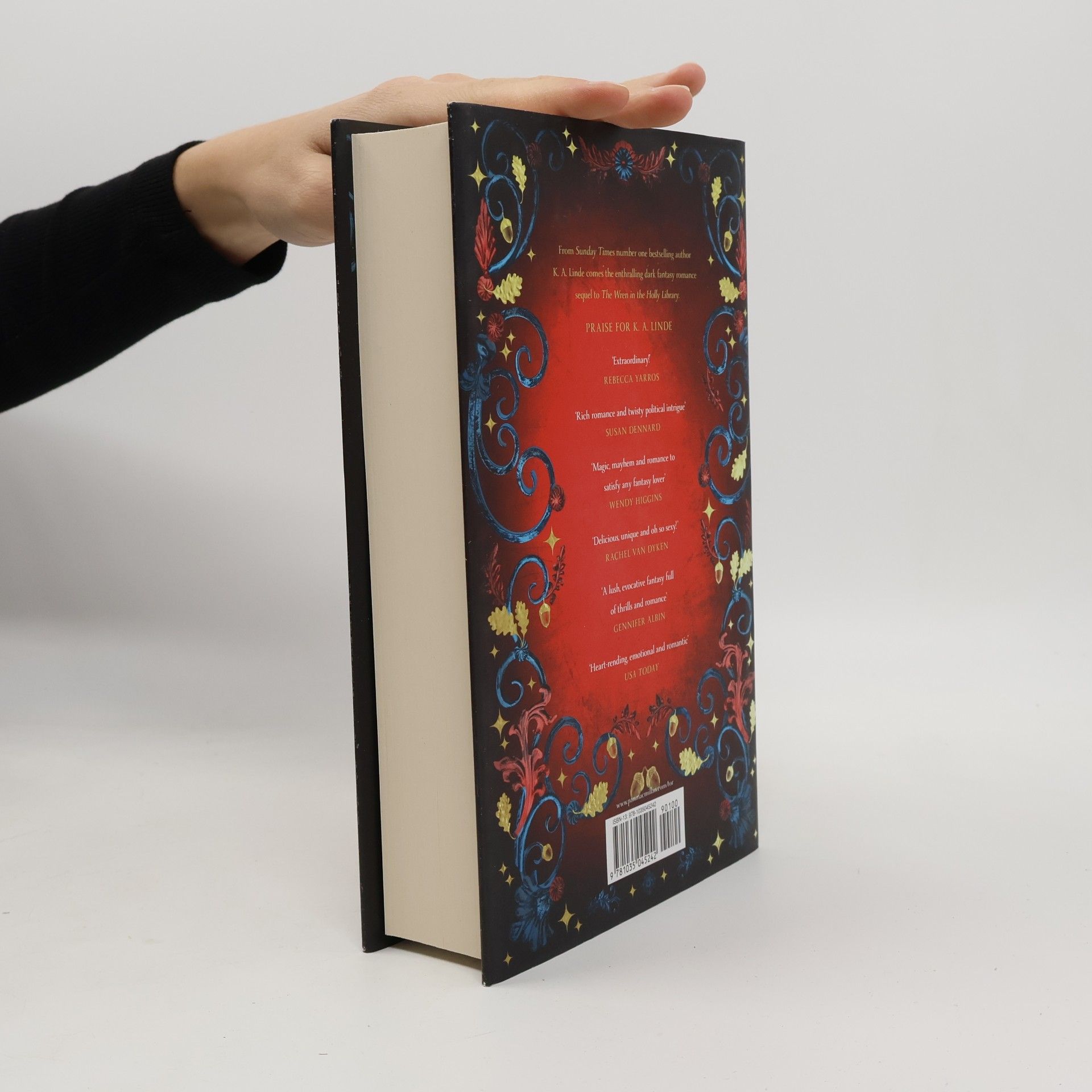K. A. Linde The Oak & Holly Cycle: The Robin on the Oak Throne