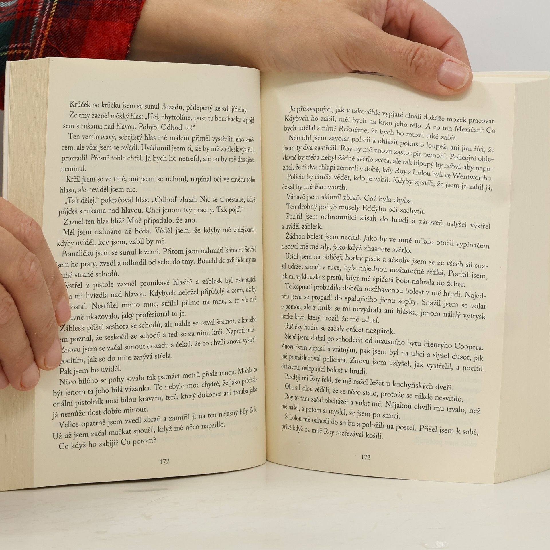 James Hadley Chase James Hadley Chase omnibus: Lehce nabyl, lehce pozbyl. Láska může být osudná. Kdo se směje naposled