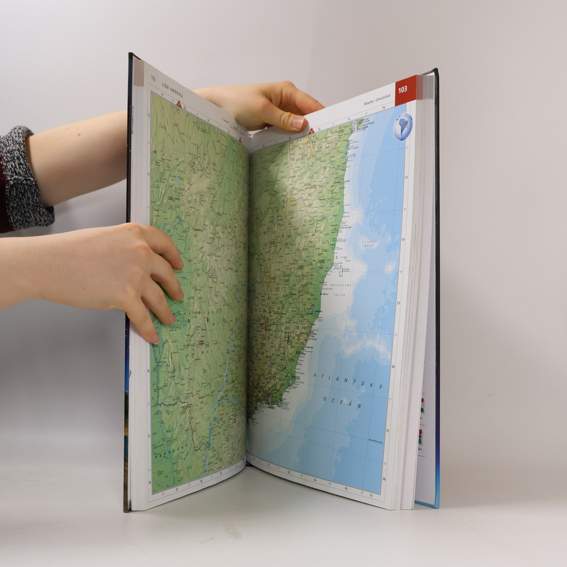 Irena Rybová Podrobný a praktický atlas světa s aktuálními mapami