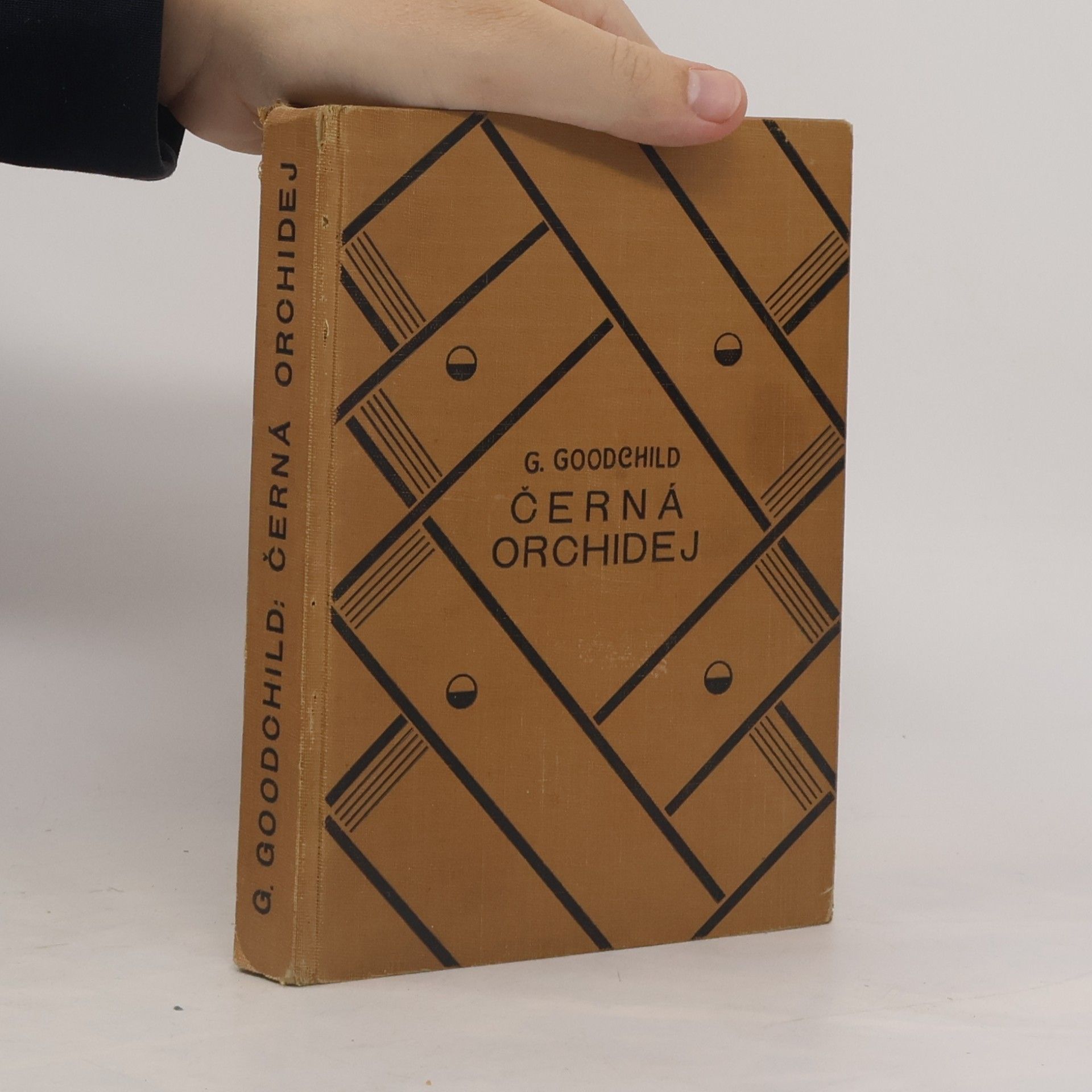Černá orchidej