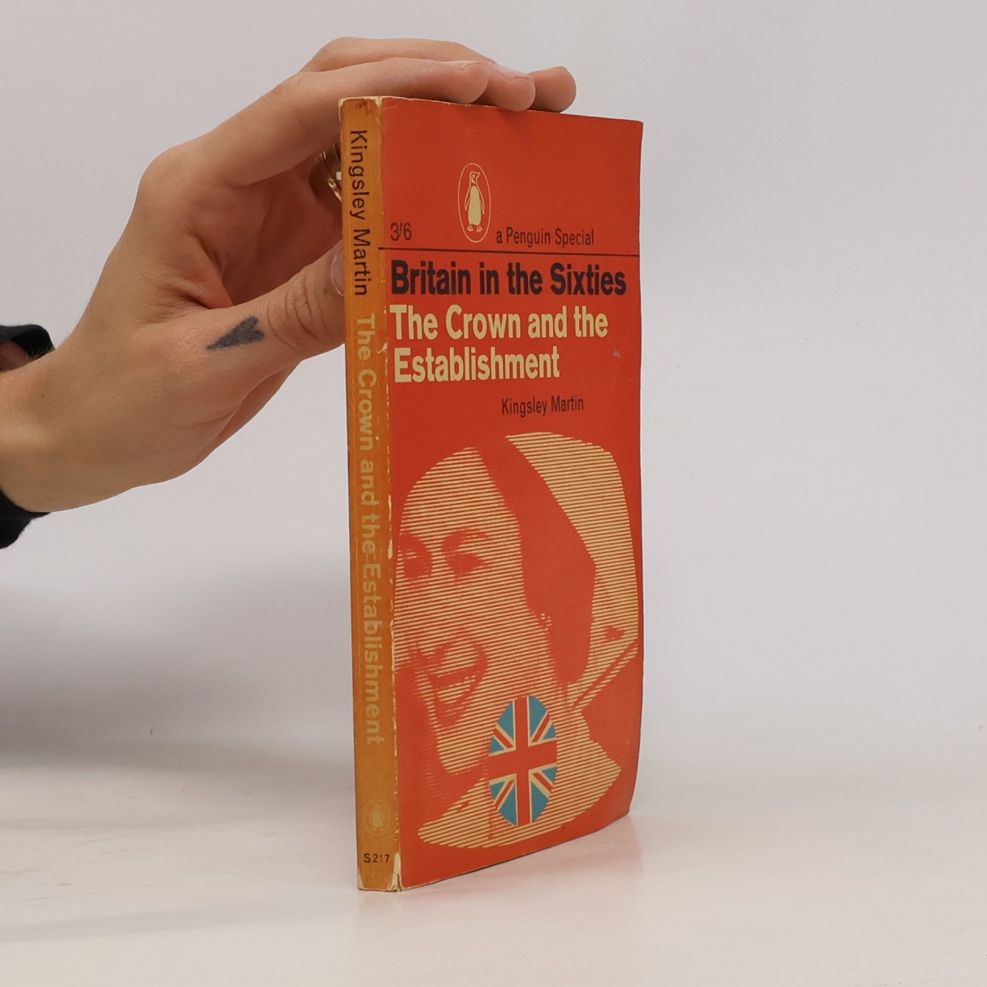 Kingsley Martin The Crown and the Establishment