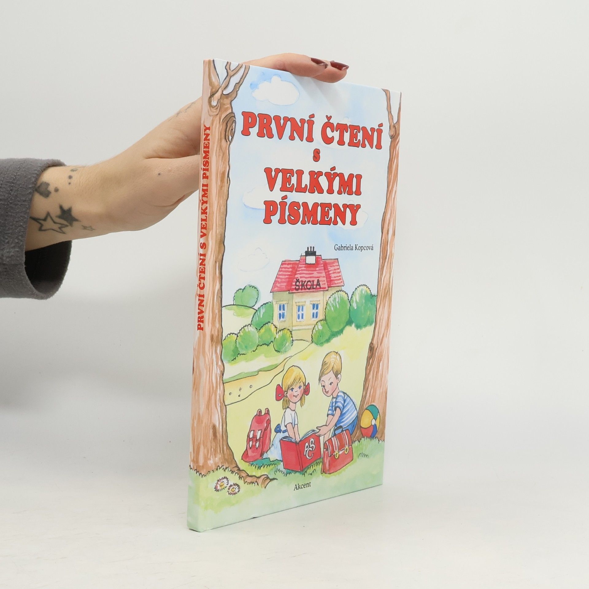 První čtení s velkými písmeny