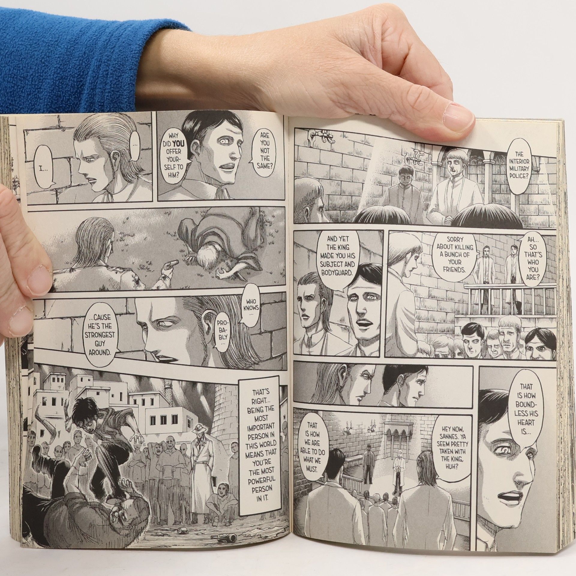 Hajime Isayama Attack on Titan 17
