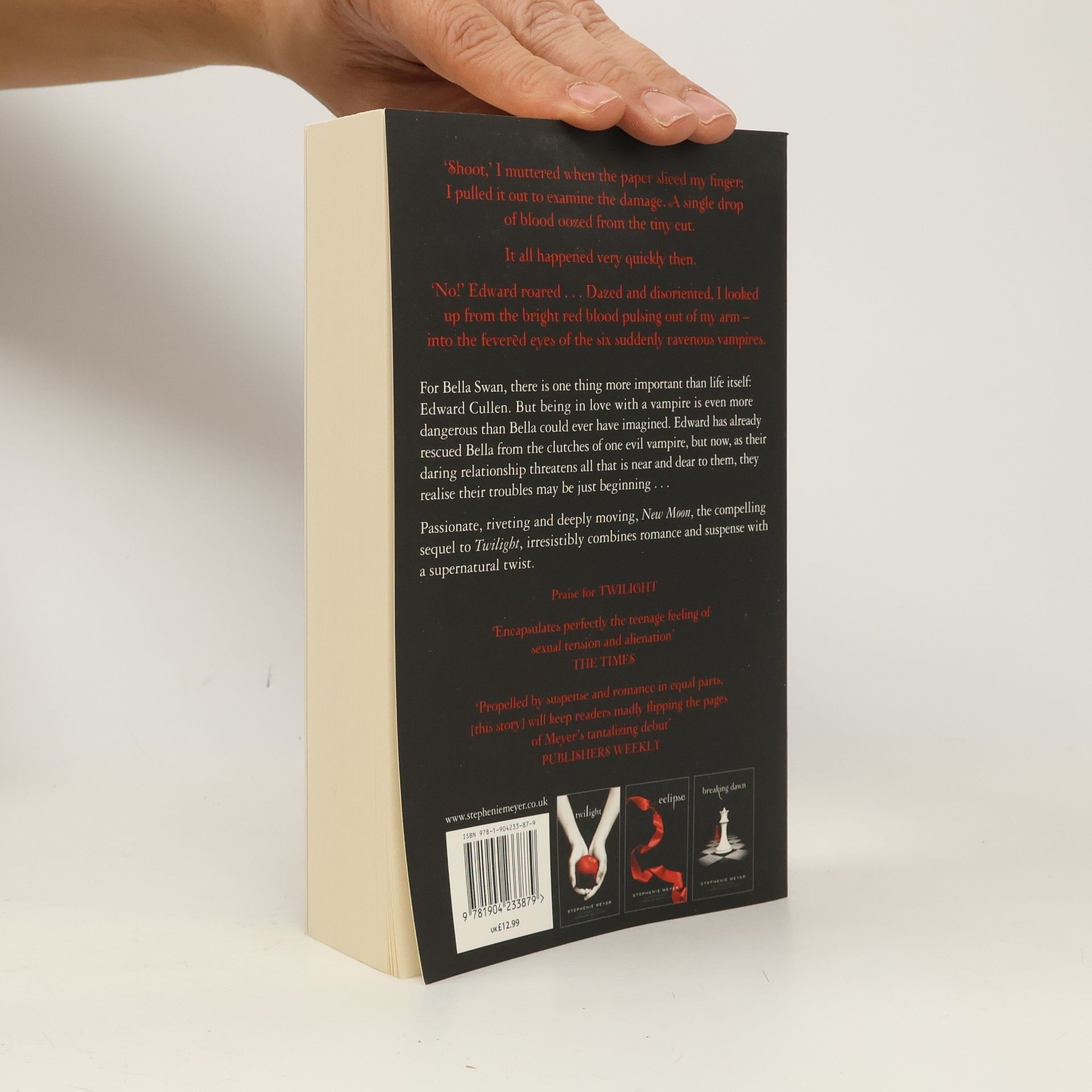Stephenie Meyer Twilight Saga Box: Twilight. New Moon. Eclipse. Breaking Dawn.