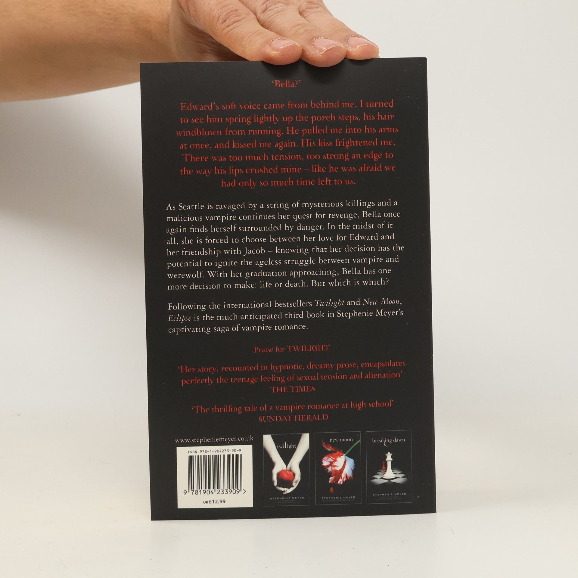 Stephenie Meyer Twilight Saga Box: Twilight. New Moon. Eclipse. Breaking Dawn.