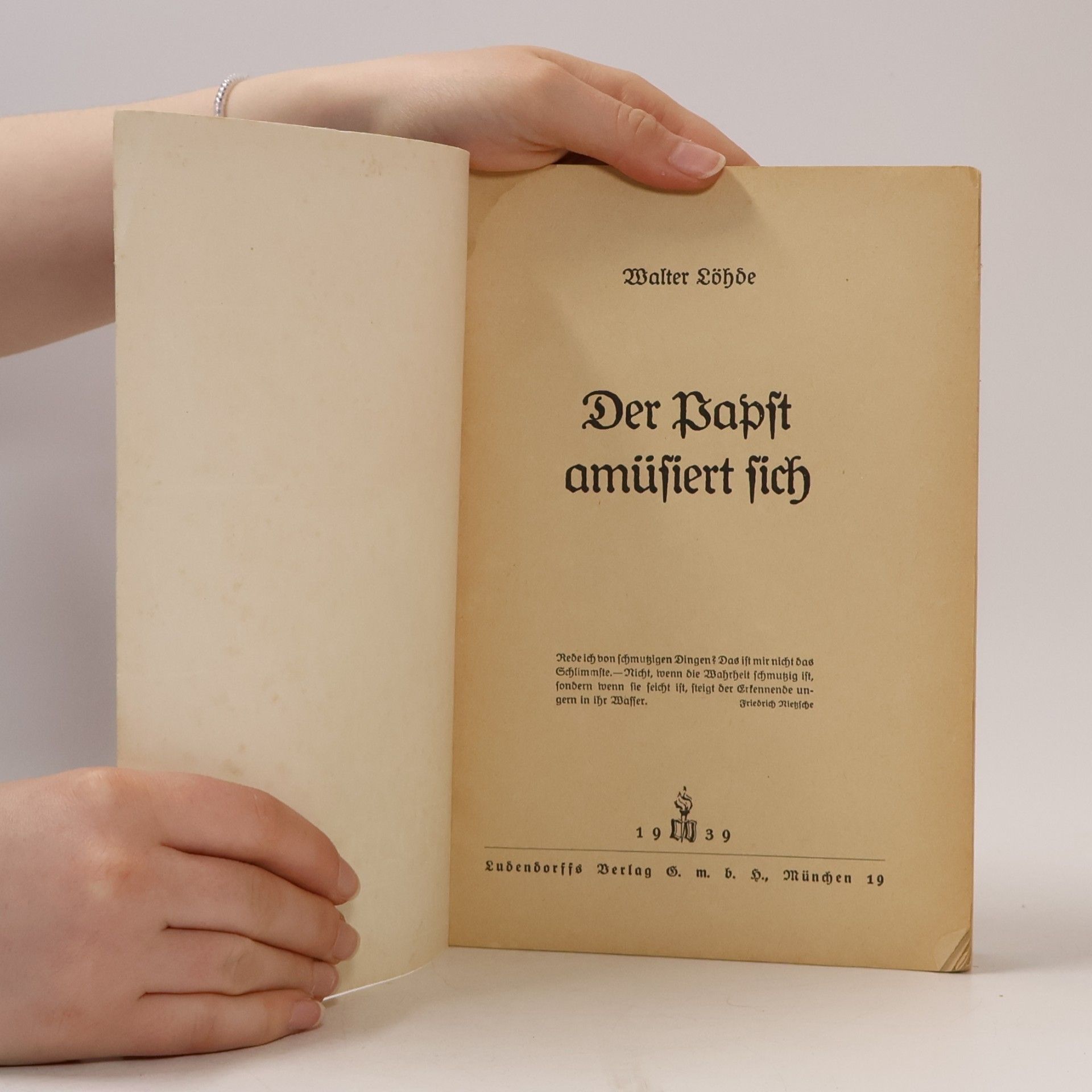 Walter Löhde Der Papst amüsiert sich
