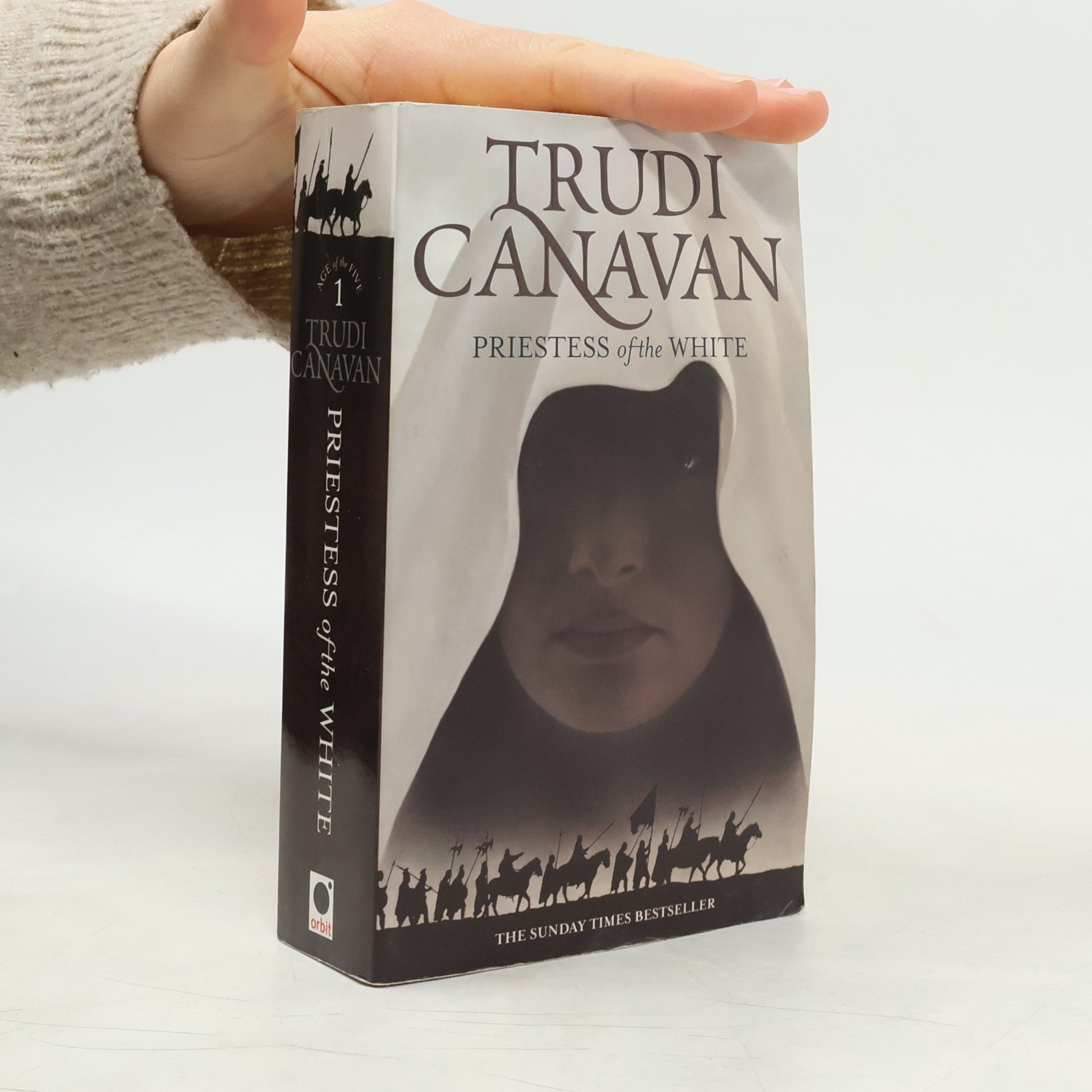 Priestess of the white