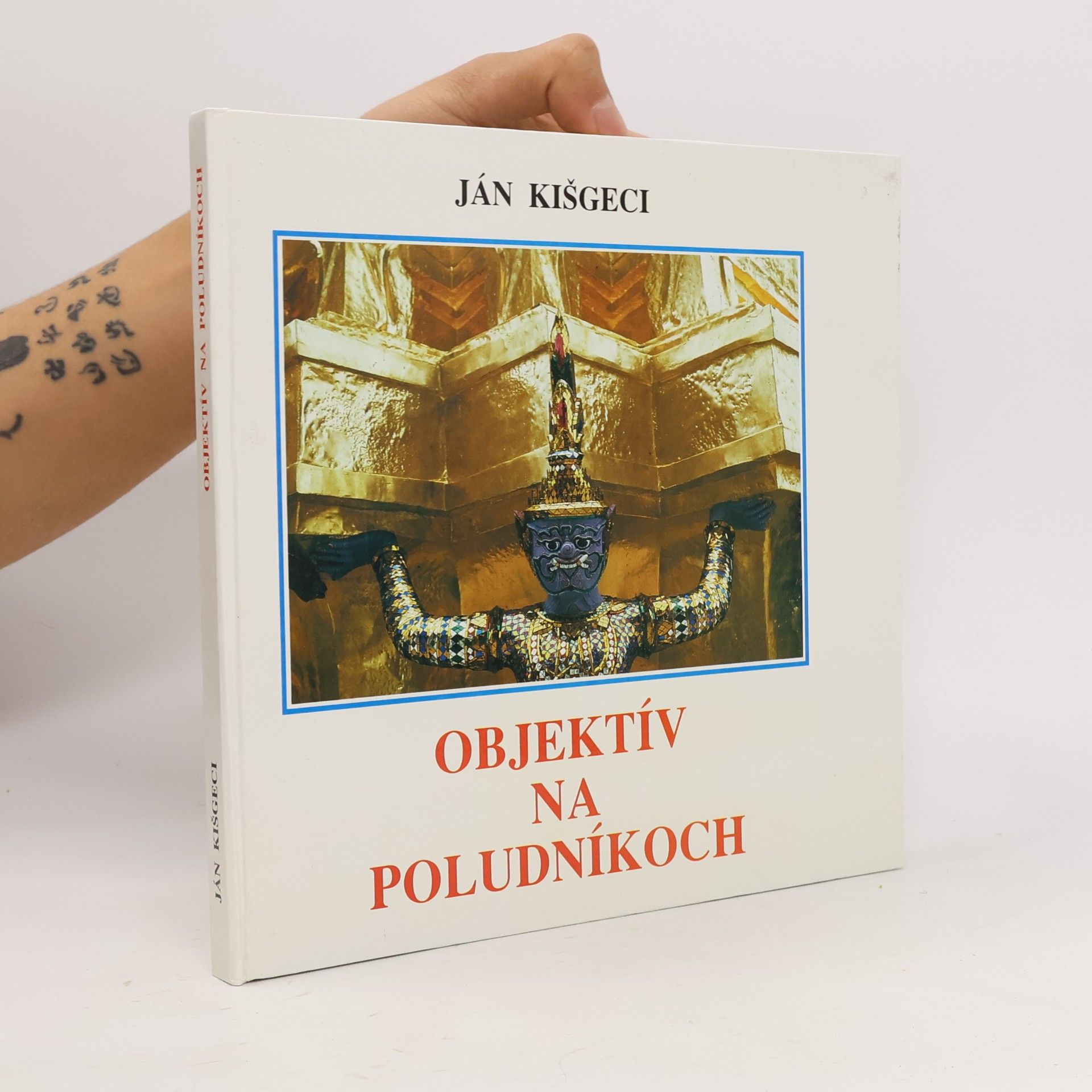 Objektív na poludníkoch