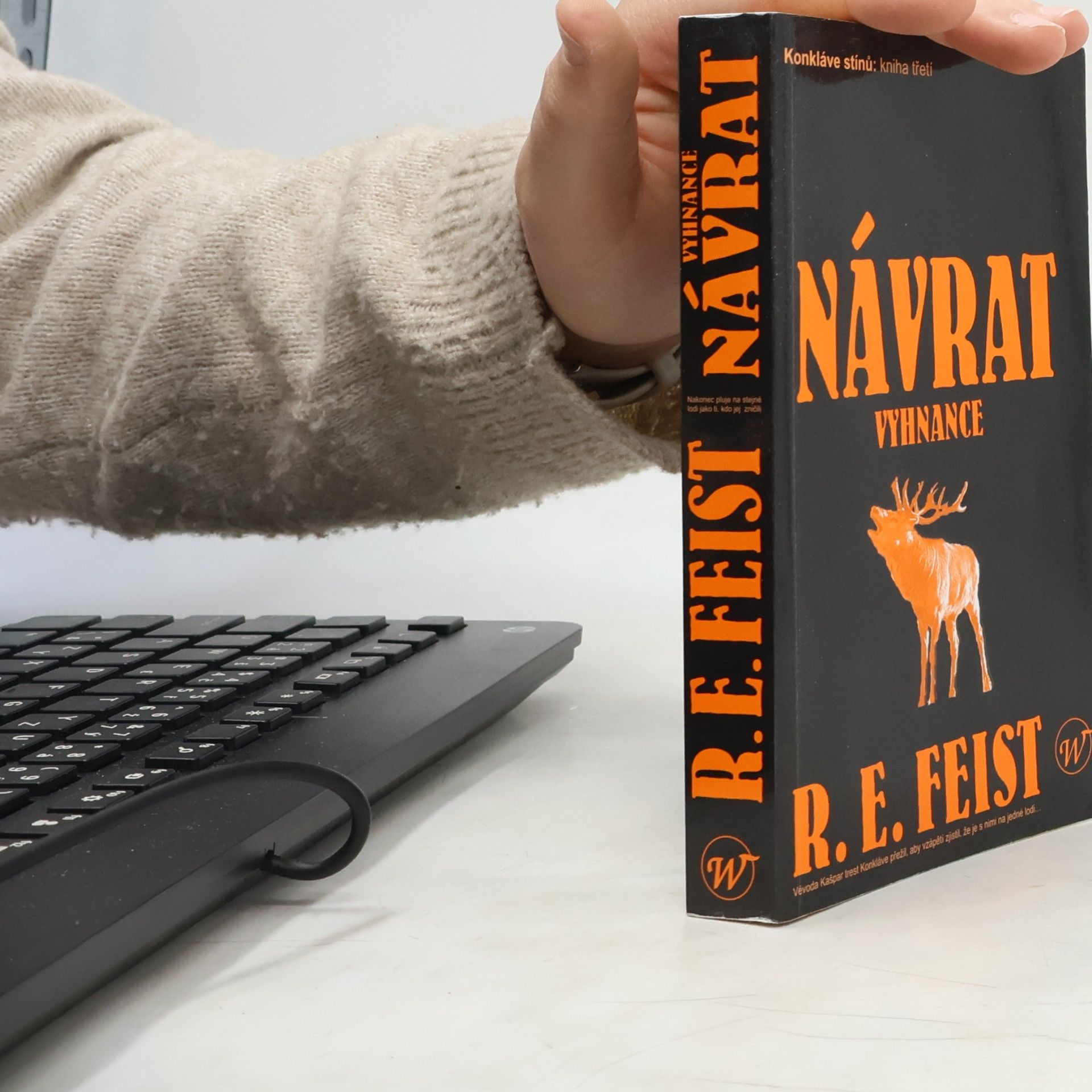 Raymond E. Feist Návrat vyhnance