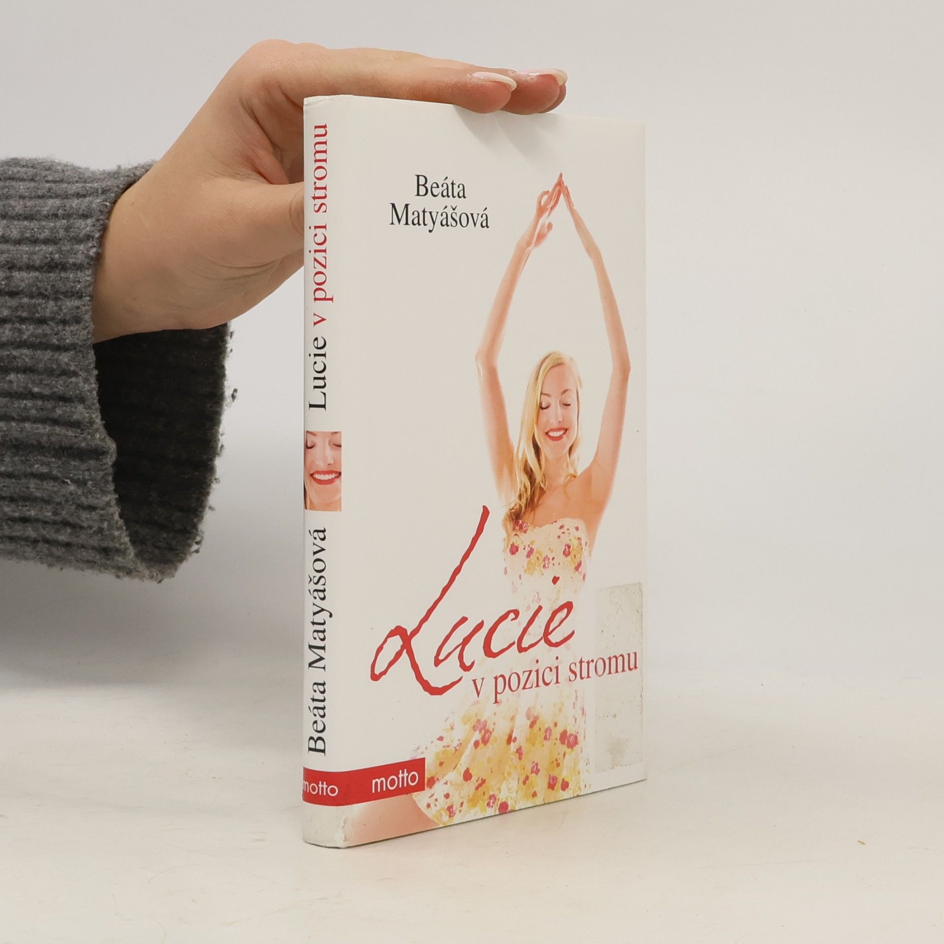 Lucie v pozici stromu