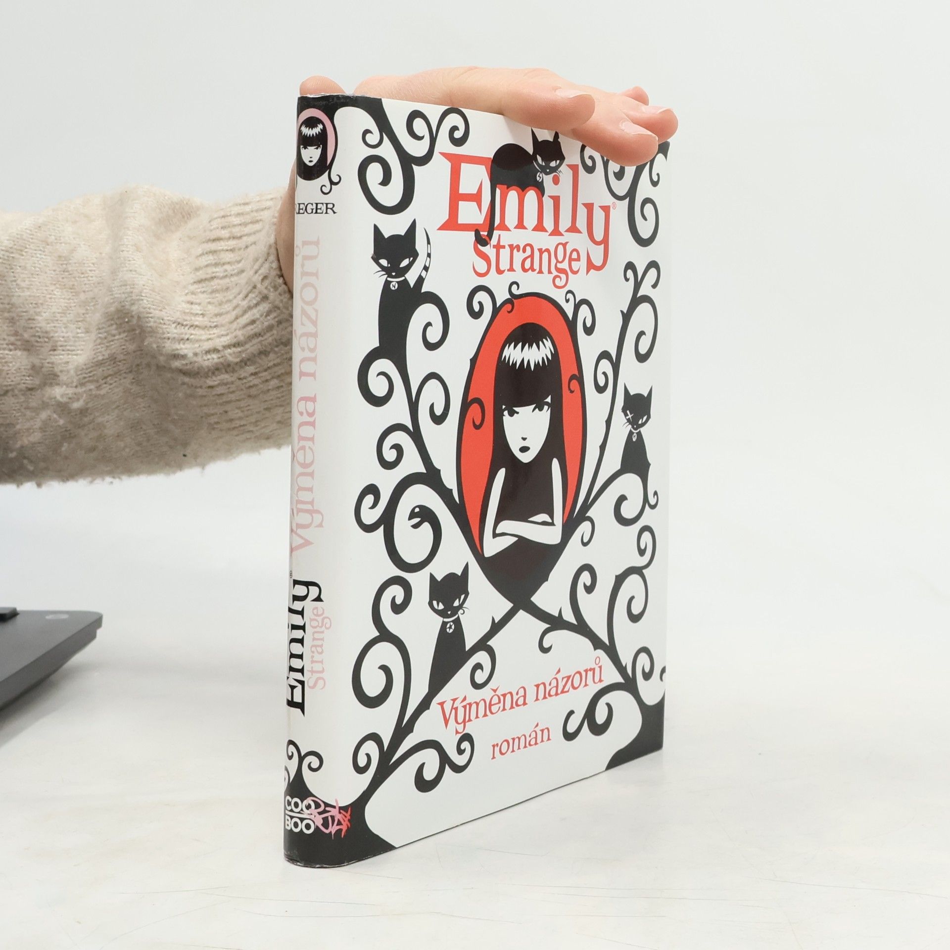Emily Strange. Výměna názorů