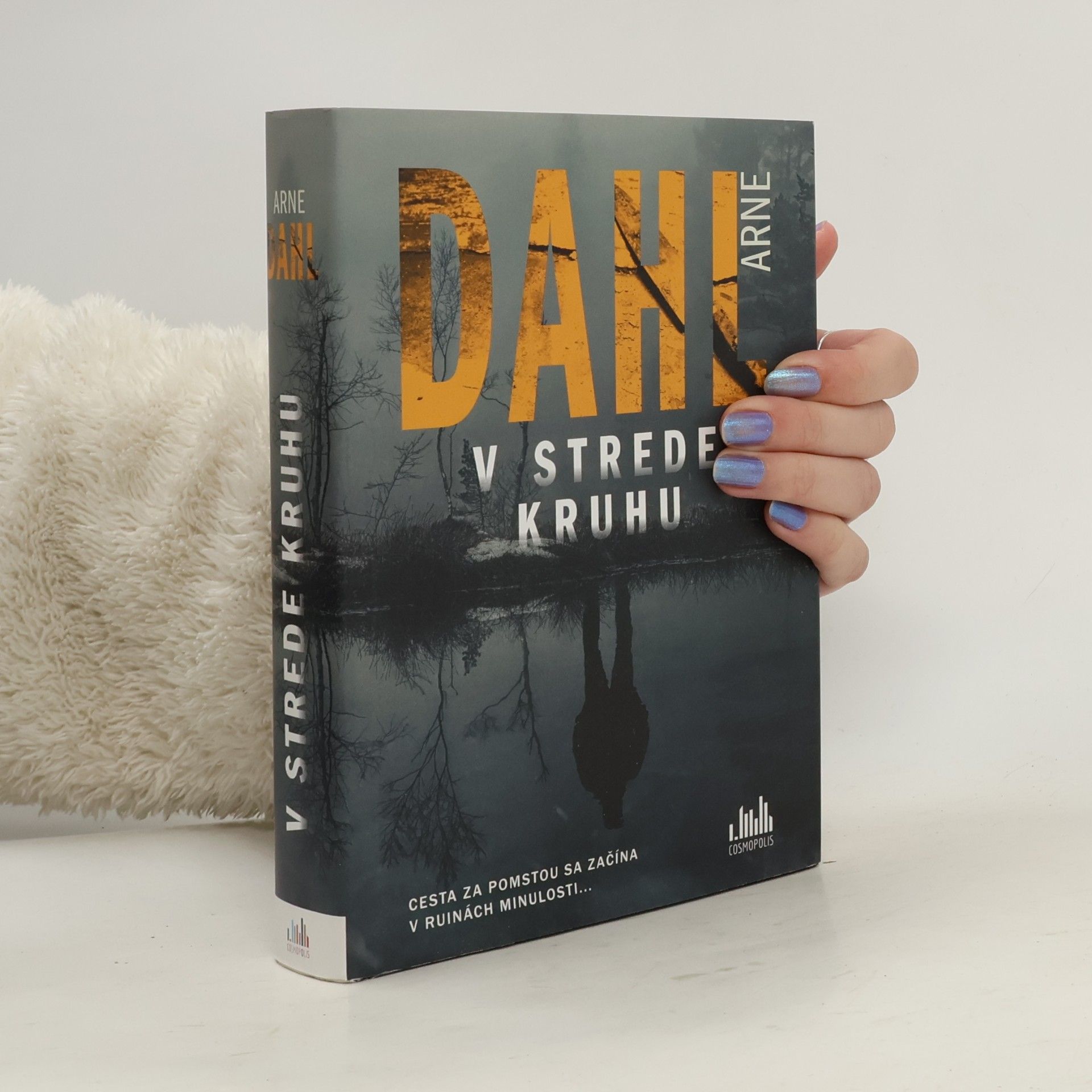 Arne Dahl V strede kruhu