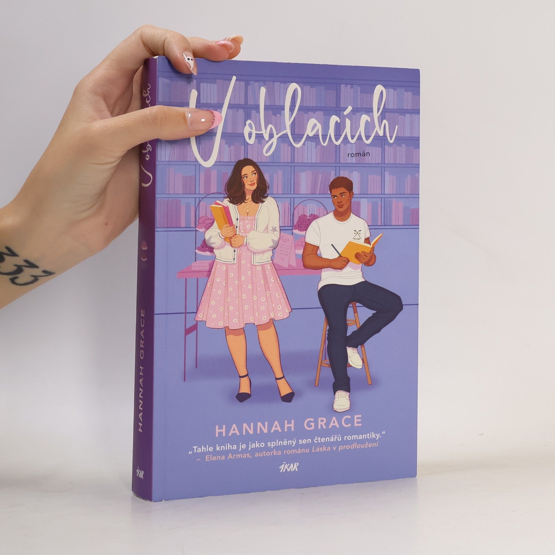 Hannah Grace V oblacích