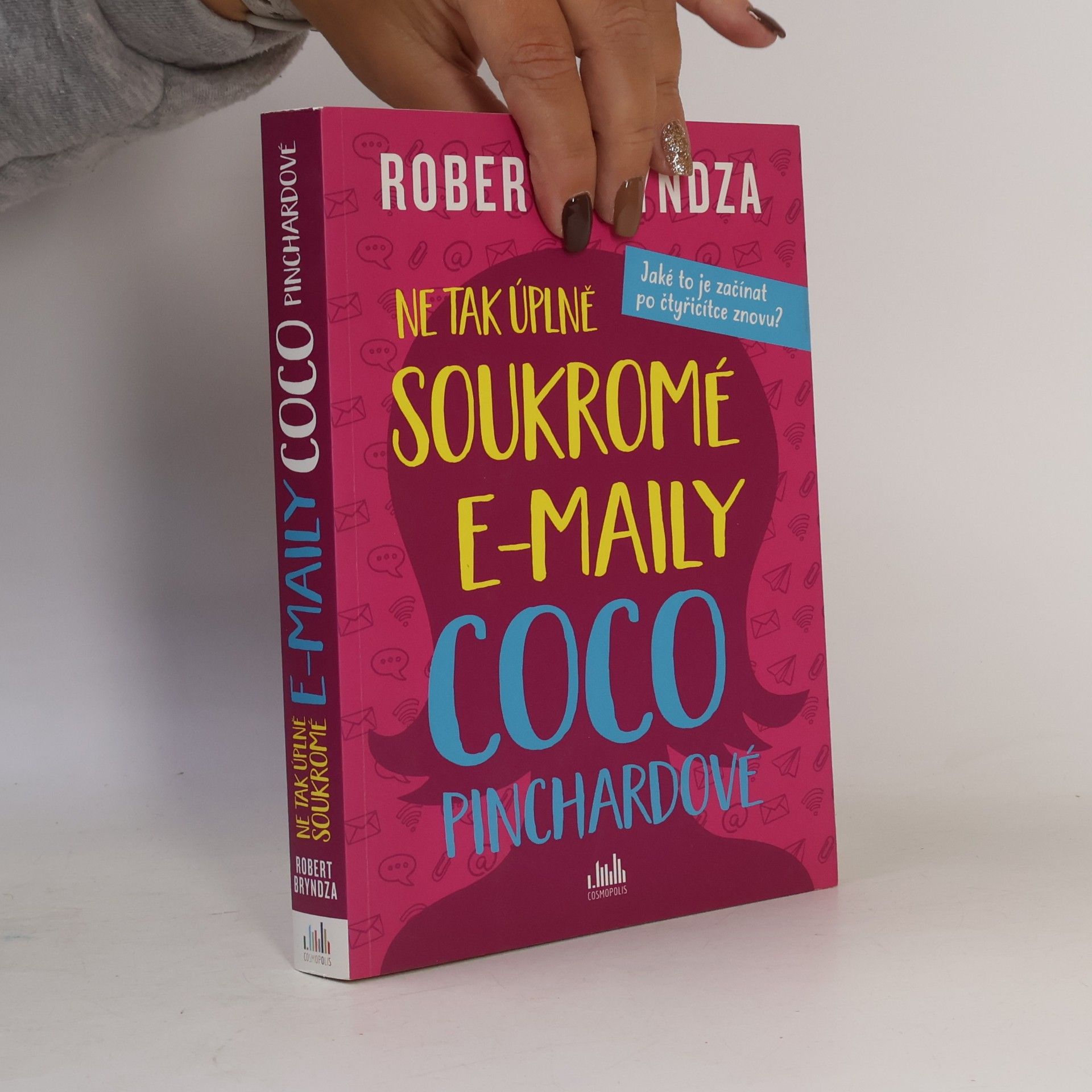 Ne tak úplně soukromé e-maily Coco Pinchardové. Jaké to je začínat po čtyřicítce znovu?