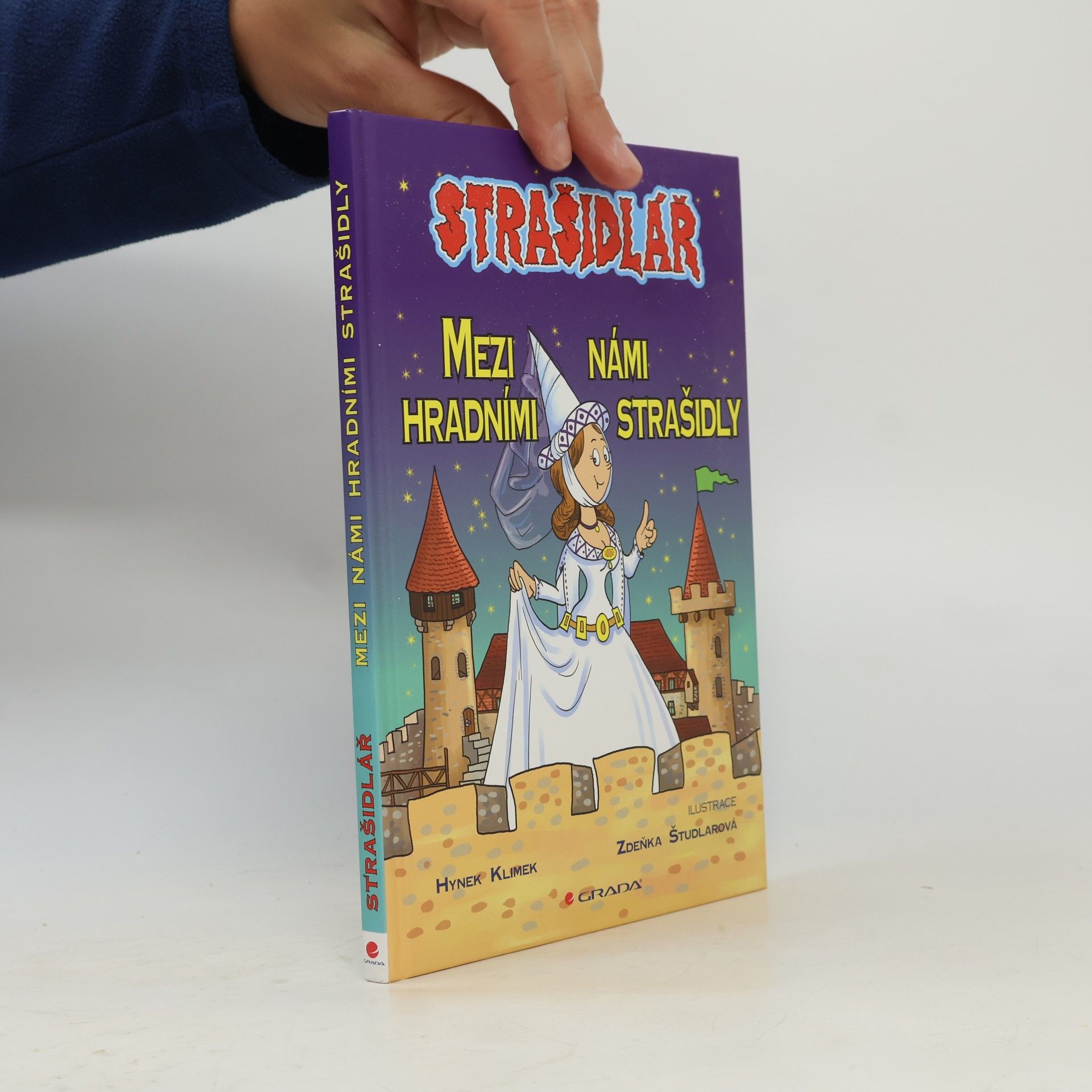 Strašidlář. Mezi námi hradními strašidly