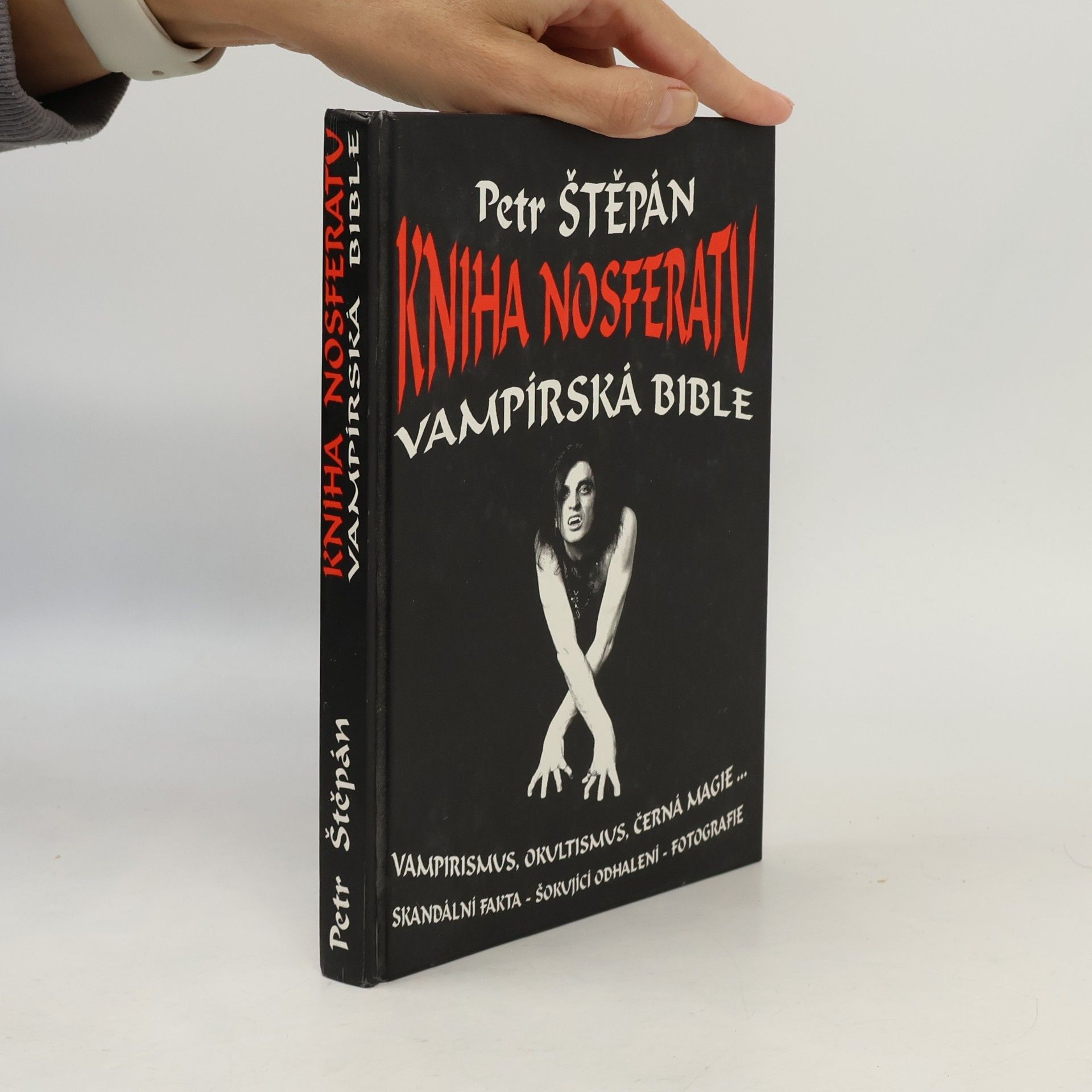 Kniha Nosferatu. Vampírská bible