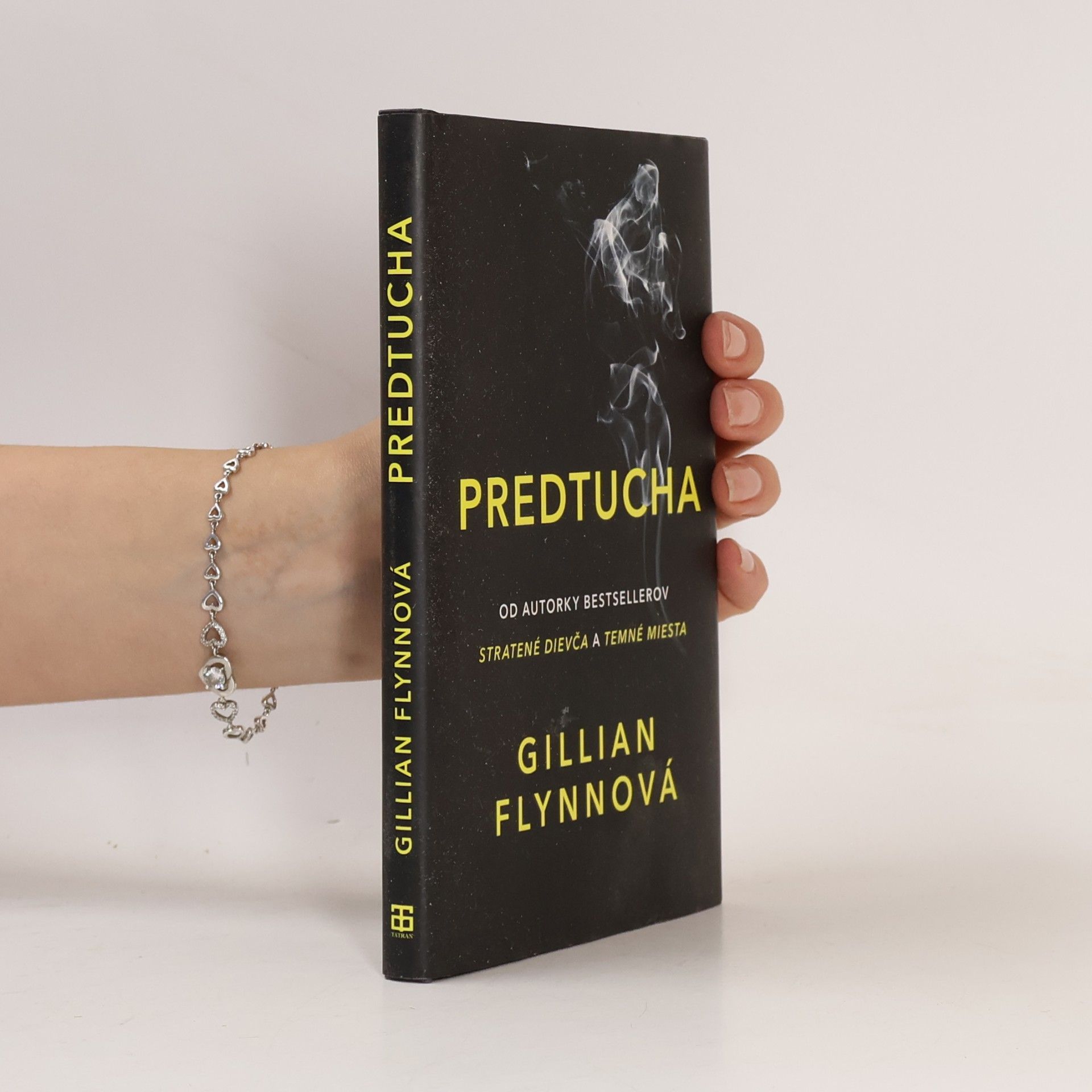 Gillian Flynn Predtucha
