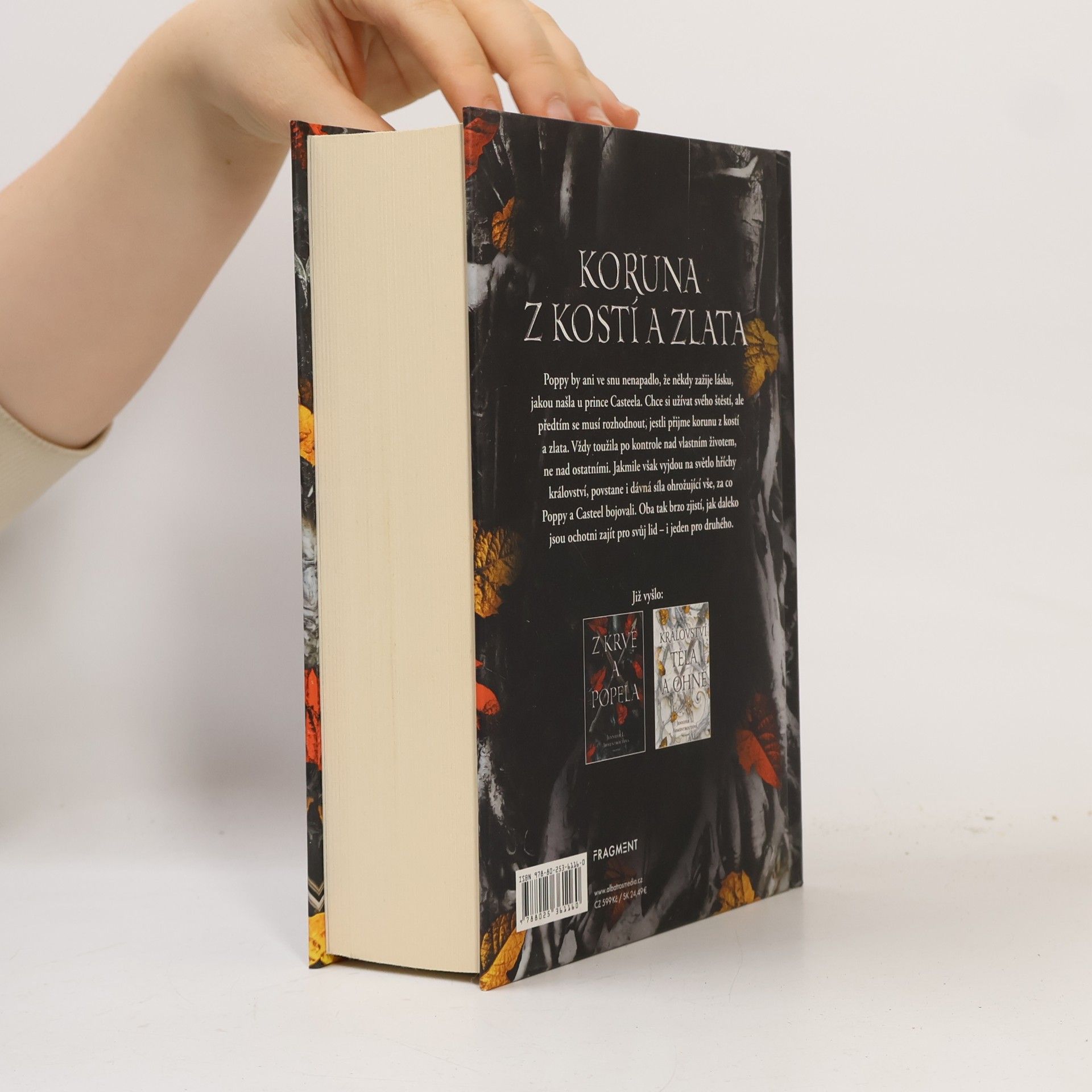 Jennifer Armentrout Koruna z kostí a zlata