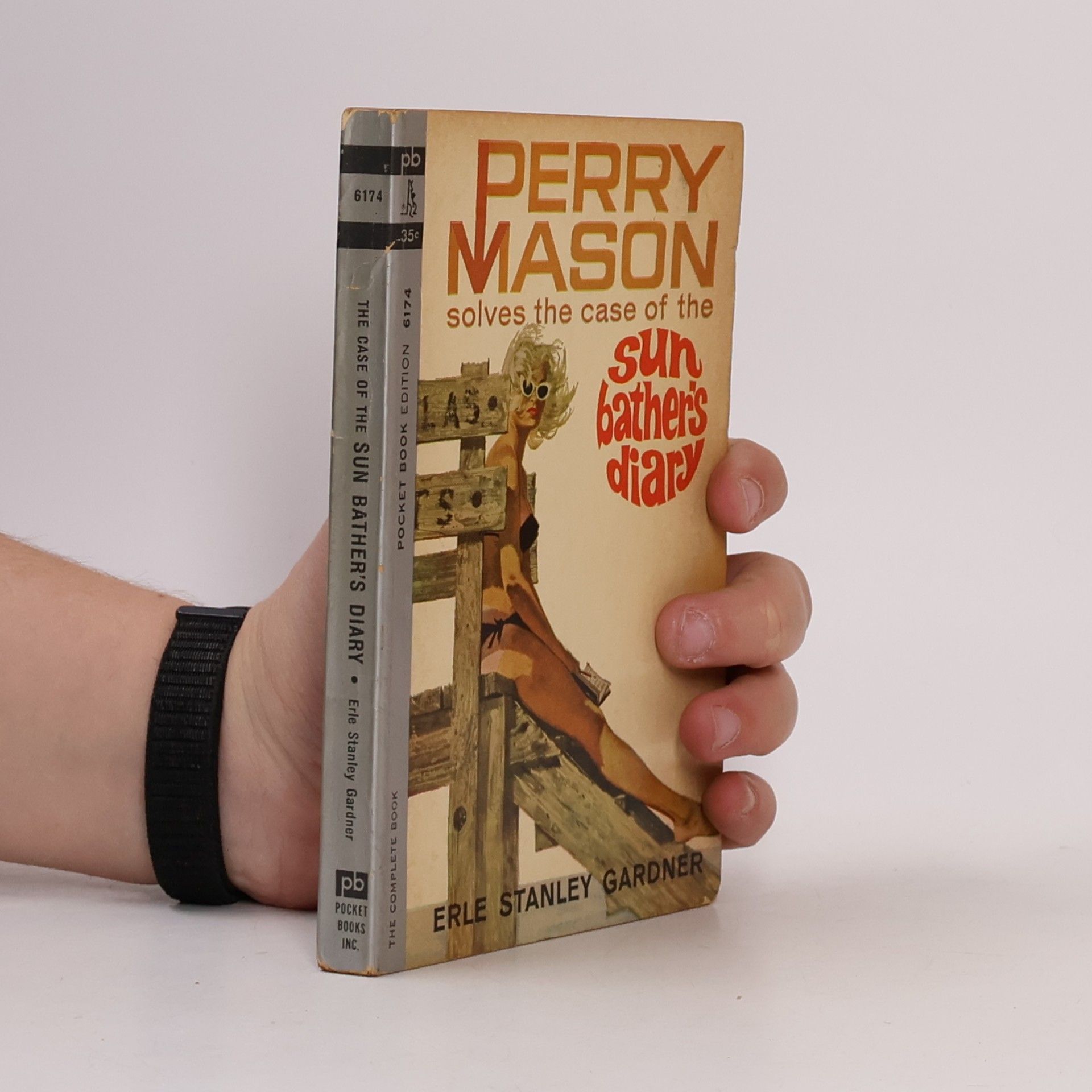 Erle Stanley Gardner Perry Mason solves The case of the Sun Bather´s Diary