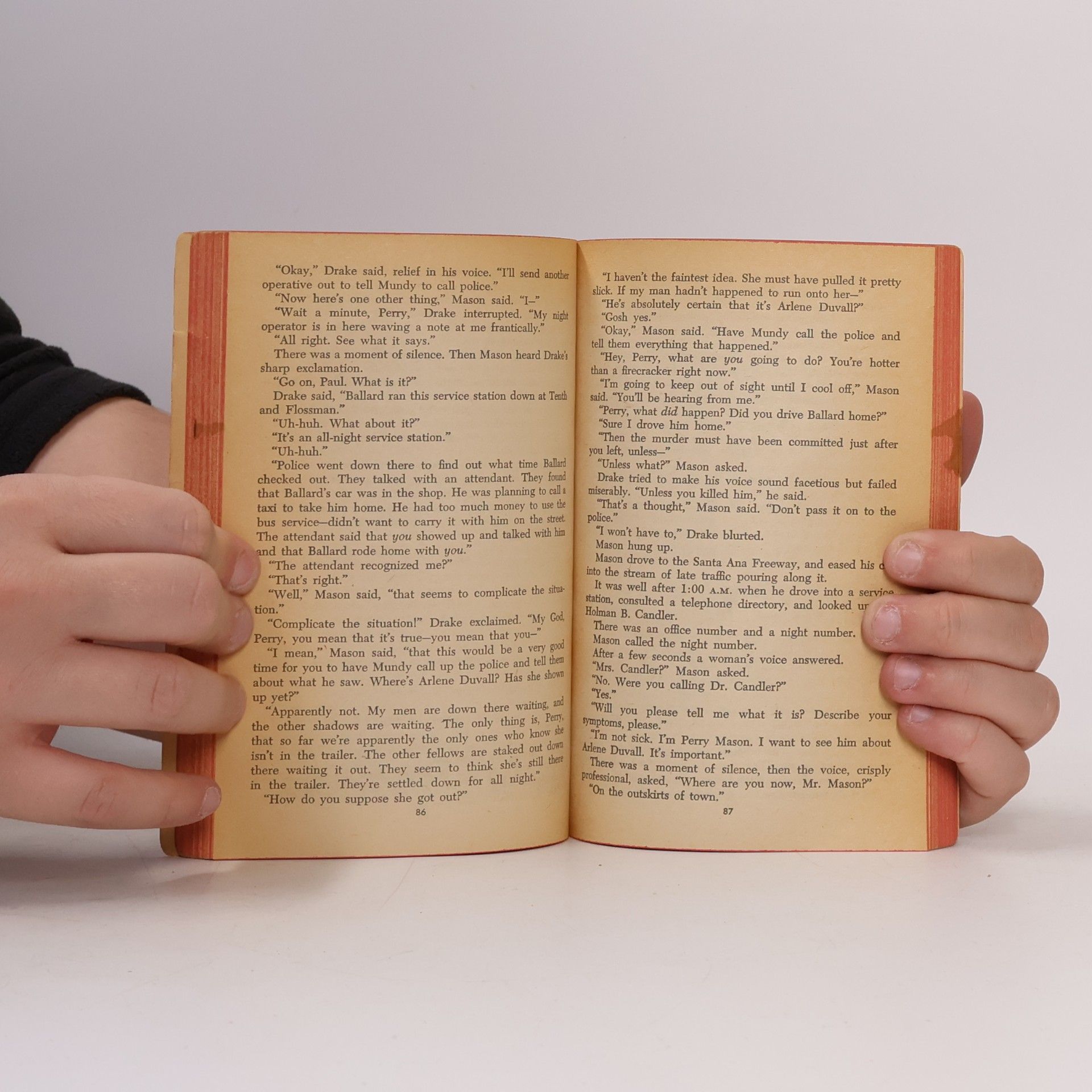 Erle Stanley Gardner Perry Mason solves The case of the Sun Bather´s Diary