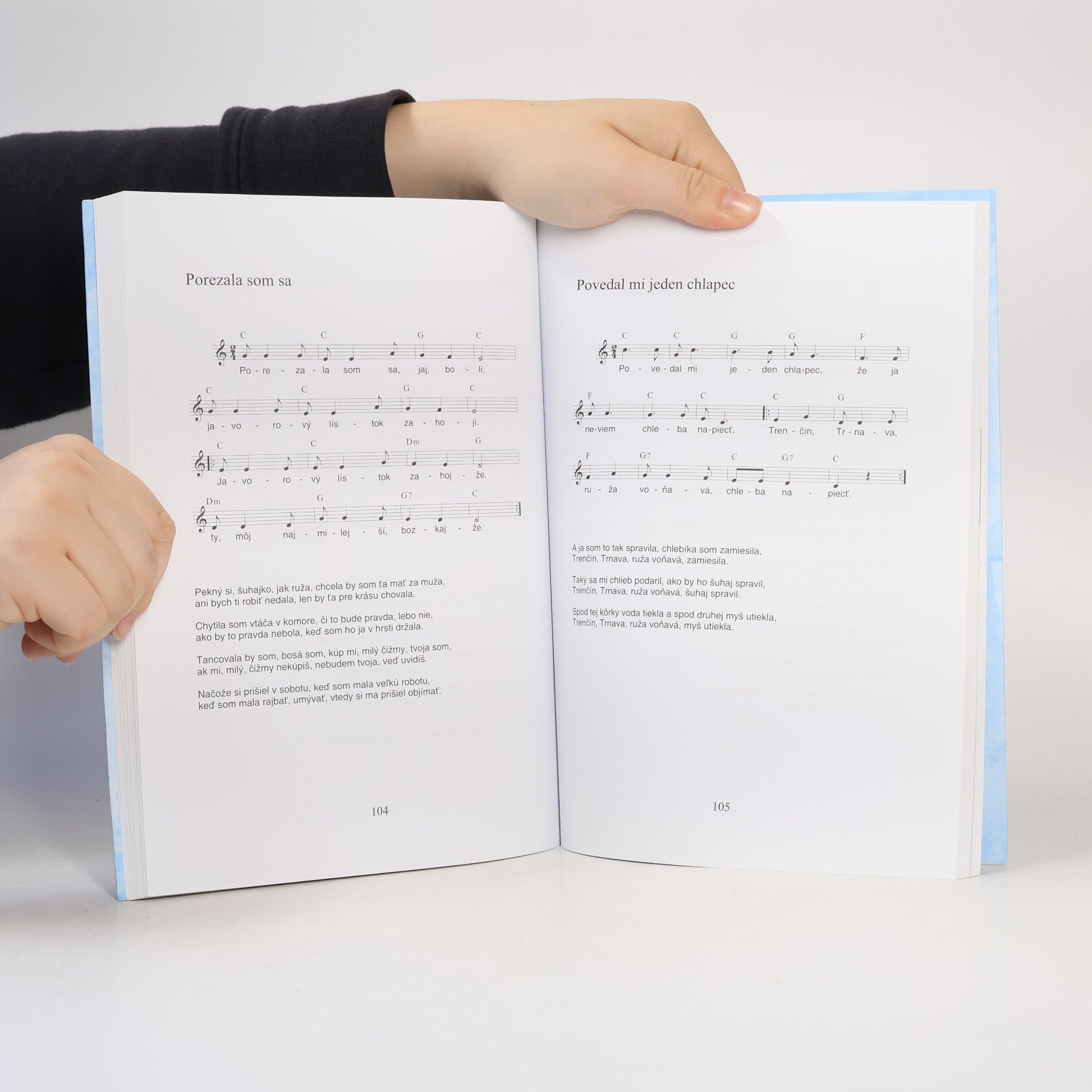 Collectif d'auteurs Veľký spevník najznámejších ľudových piesní a kolied 2