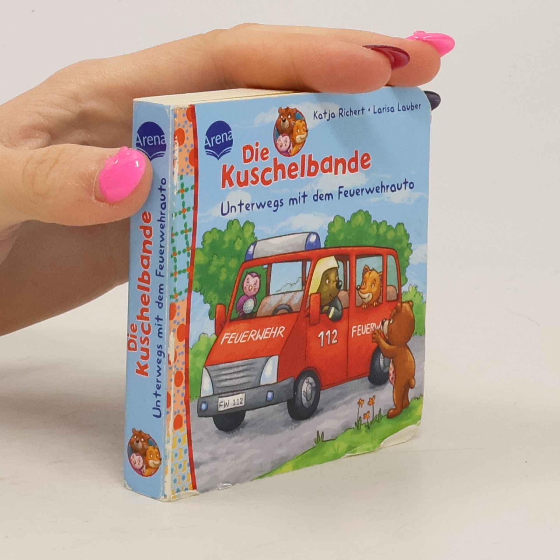 Die Kuschelbande. Unterwegs mit dem Feuerwehrauto